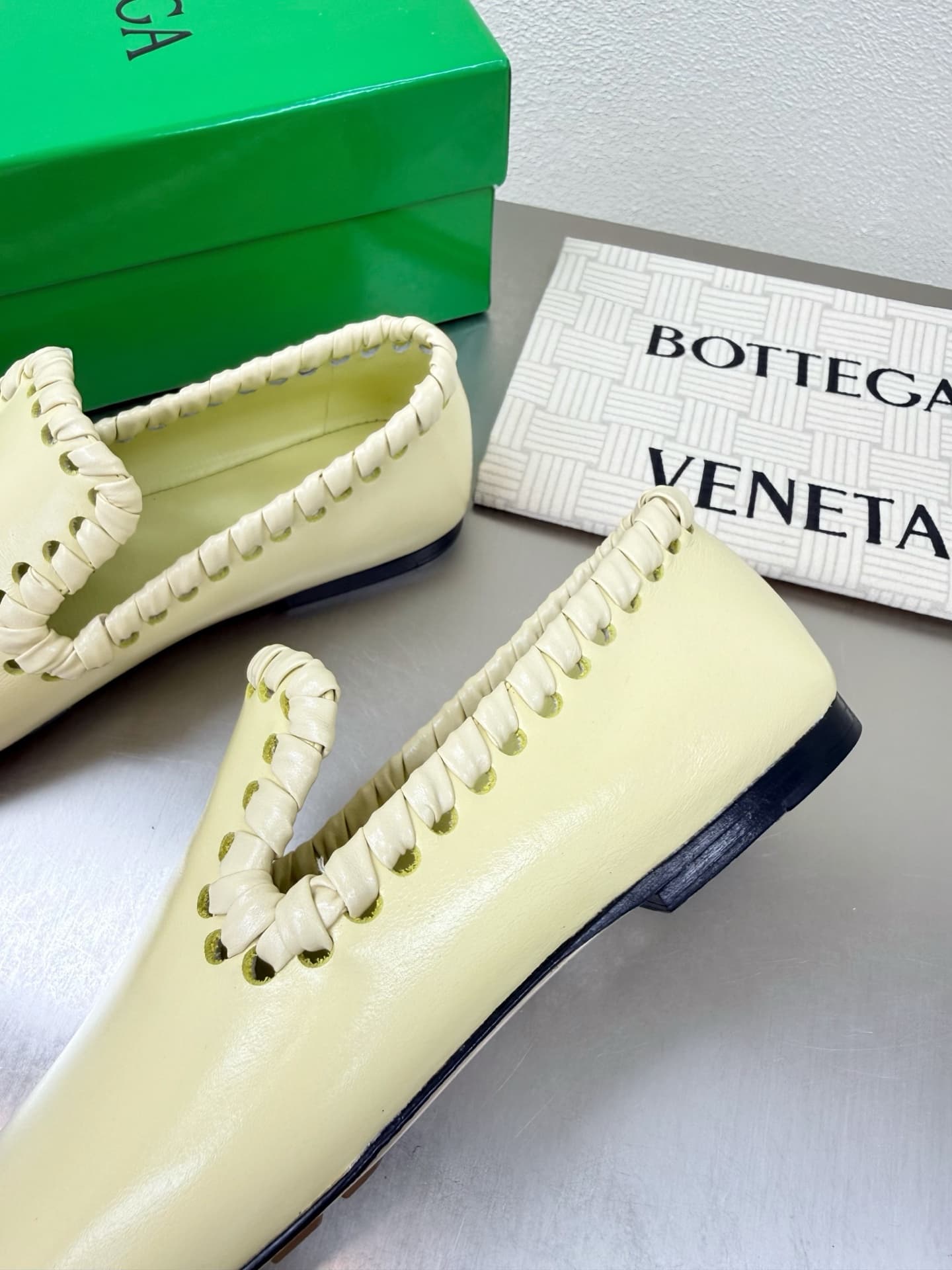 C234 Ms. BV’s Sabato flat sandals, with leather straps at the toe, high-end quality — image 6
