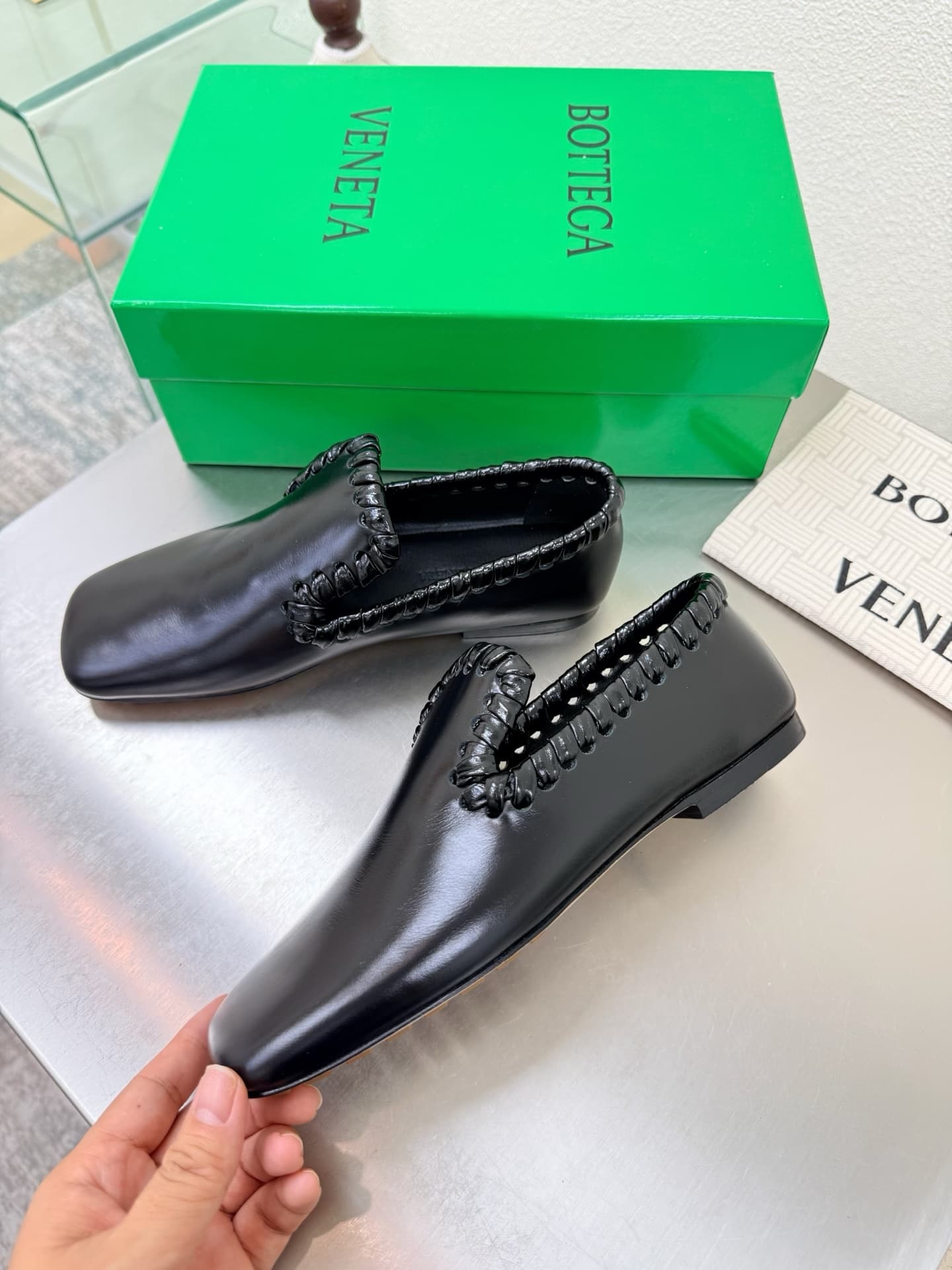 C233 Ms. BV’s Sabato flat shoes, with leather trim at the toe, high-quality craftsmanship — image 2