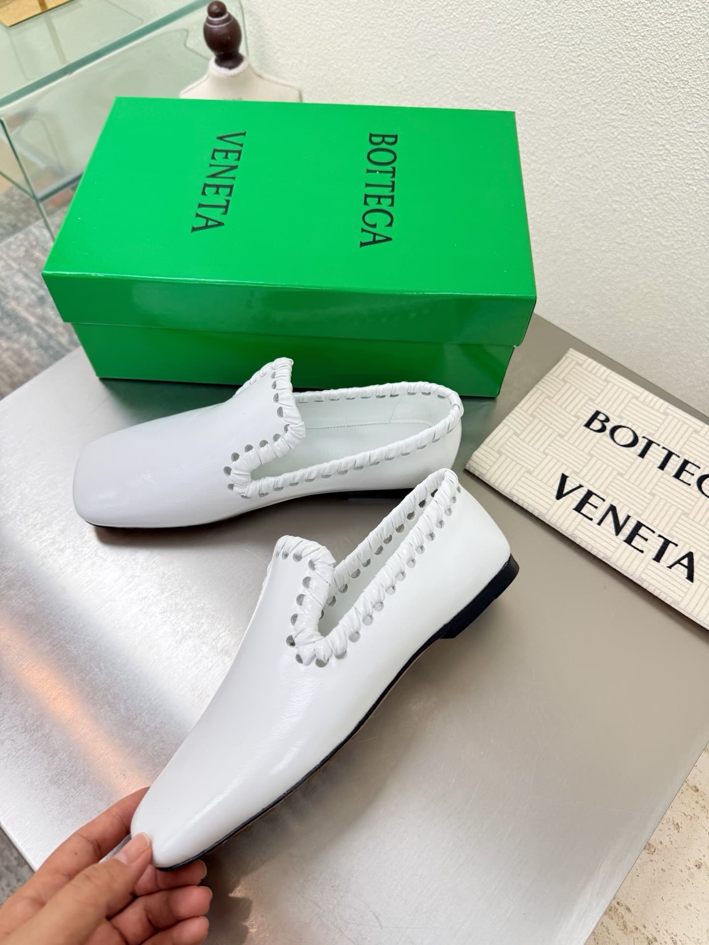 C231 Ms. BV’s Sabato平底 Leif shoes, with leather at the toe, high-quality craftsmanship — image 4