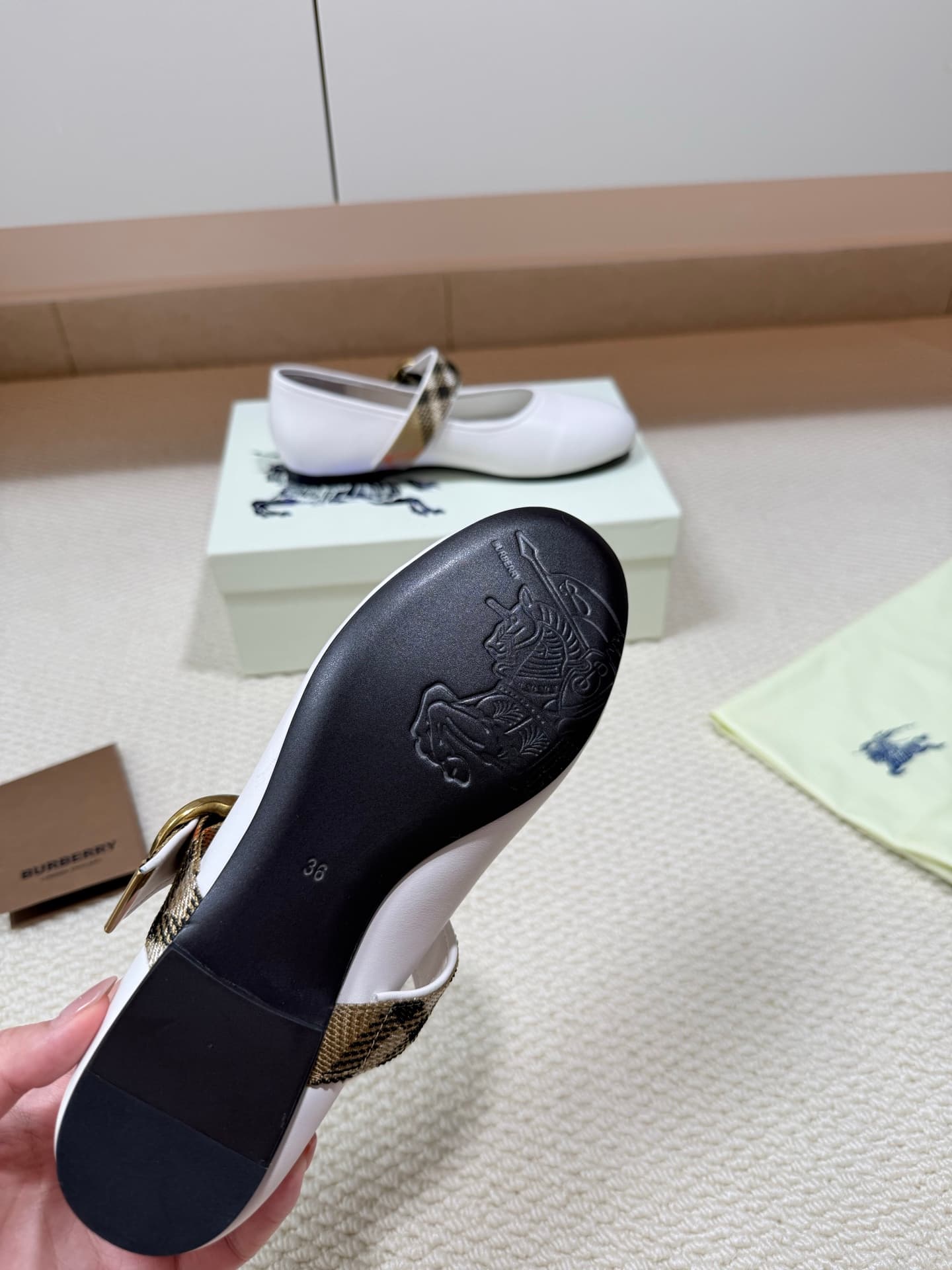 D3193 BURBERRY Lace Belt Ballet Shoes — image 5
