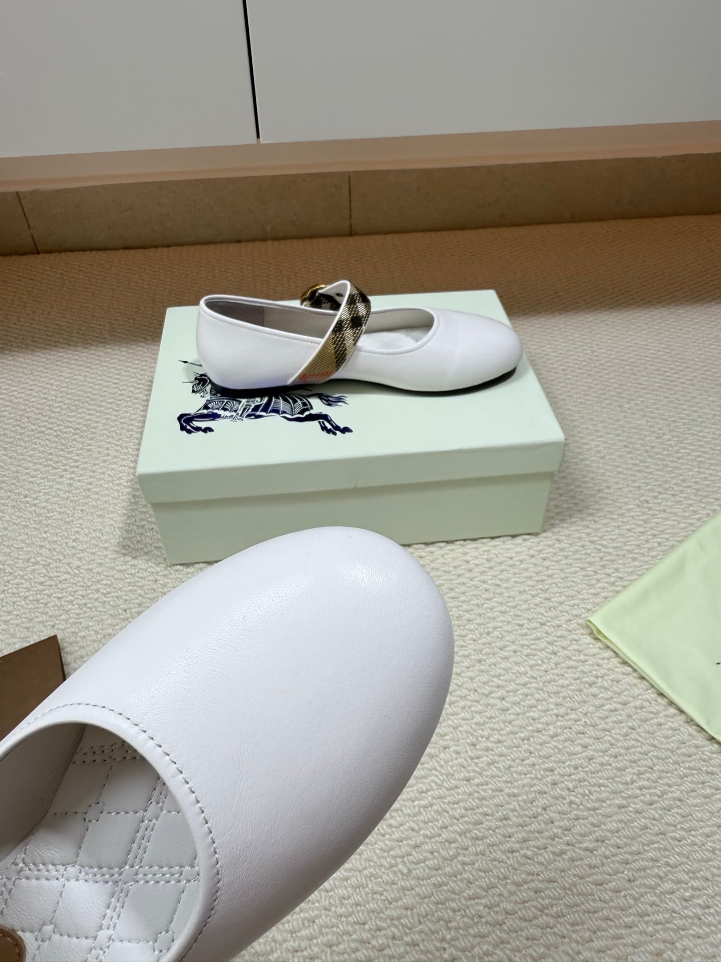 D3193 BURBERRY Lace Belt Ballet Shoes — image 6