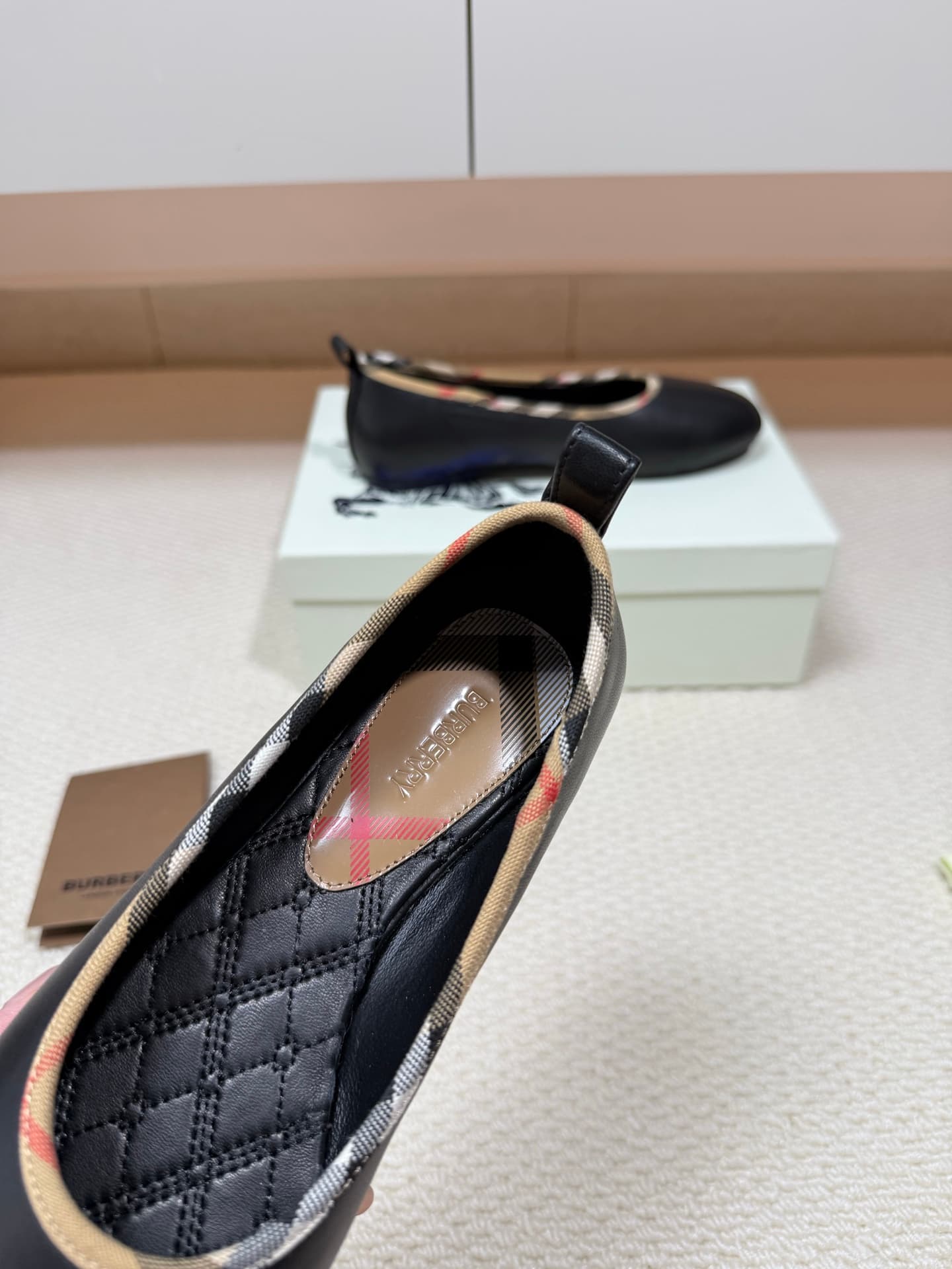 D3189 BURBERRY Light-colored Ballet Shoes with Patterned Pattern — image 6
