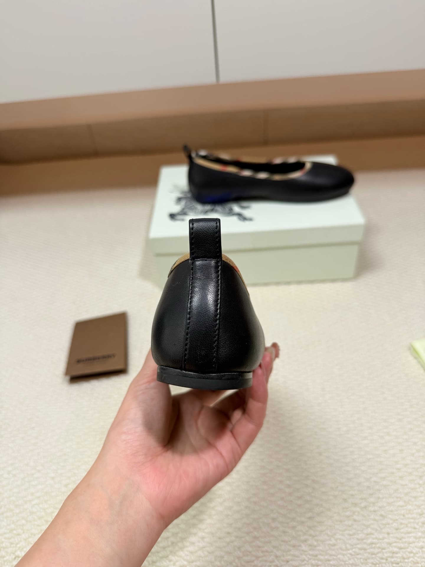 D3189 BURBERRY Light-colored Ballet Shoes with Patterned Pattern — image 8
