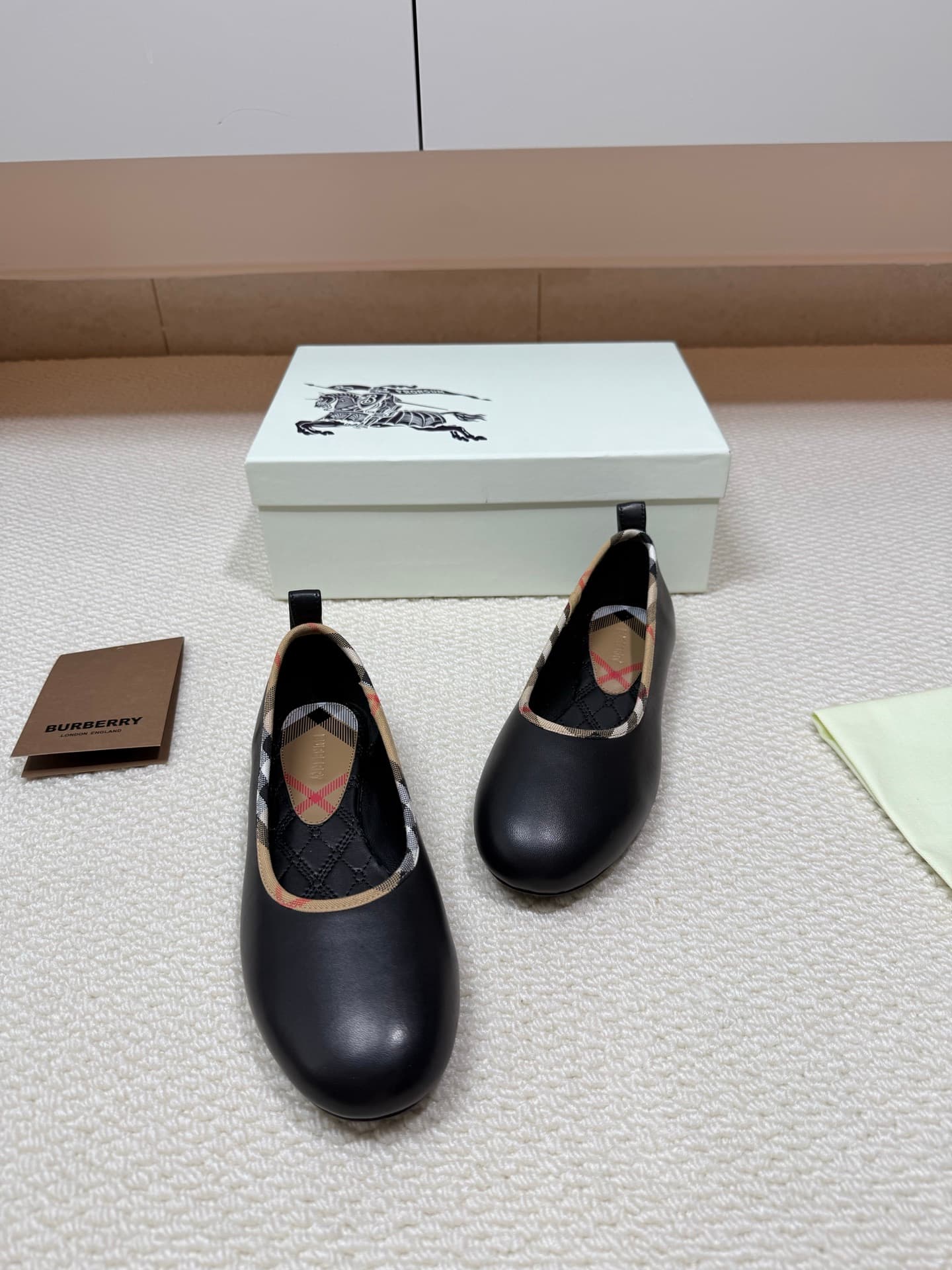 D3189 BURBERRY Light-colored Ballet Shoes with Patterned Pattern — image 7