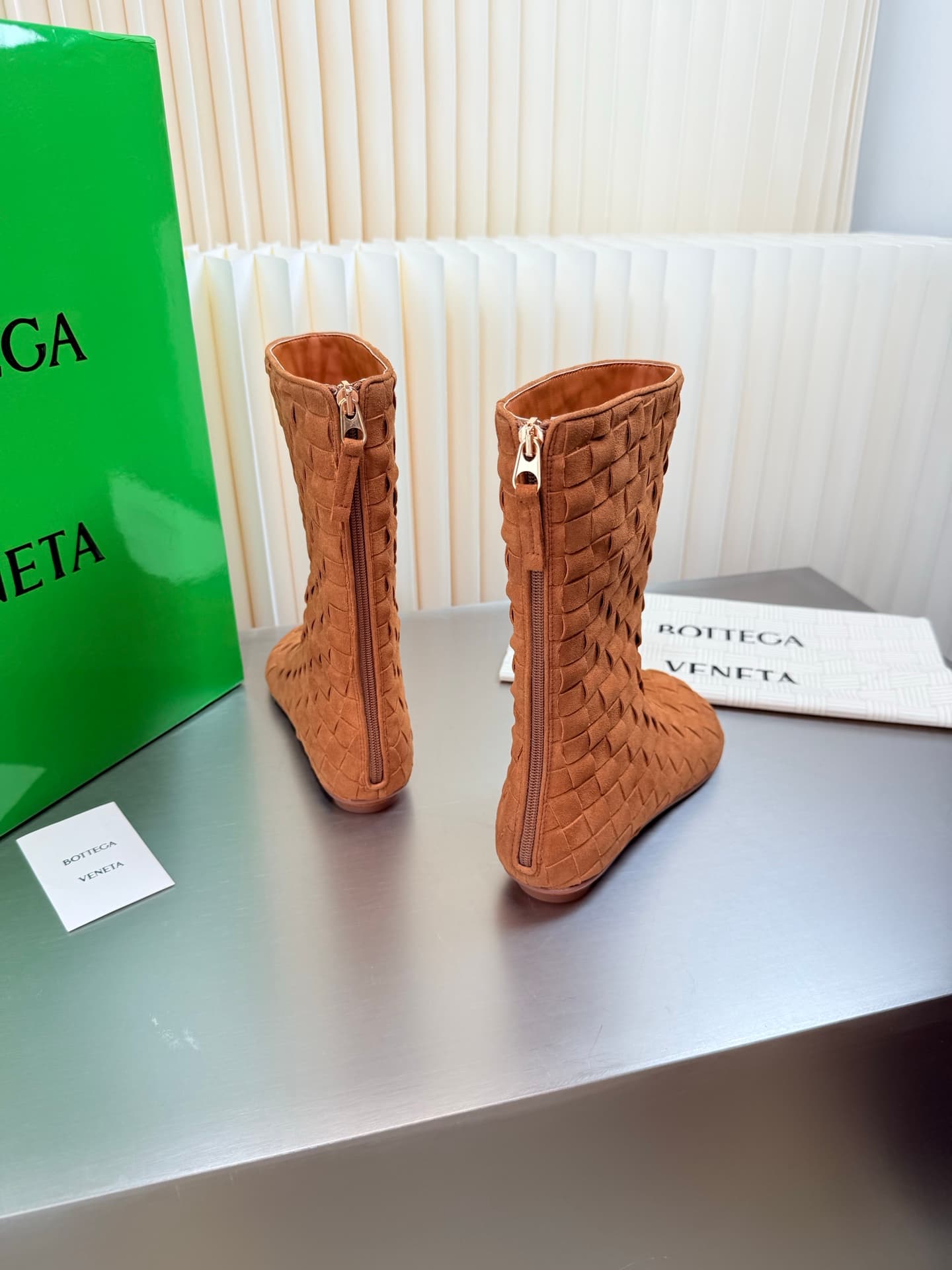 D13719 Hand-woven BV Atomic flat-bottomed round-toe short boots — image 5