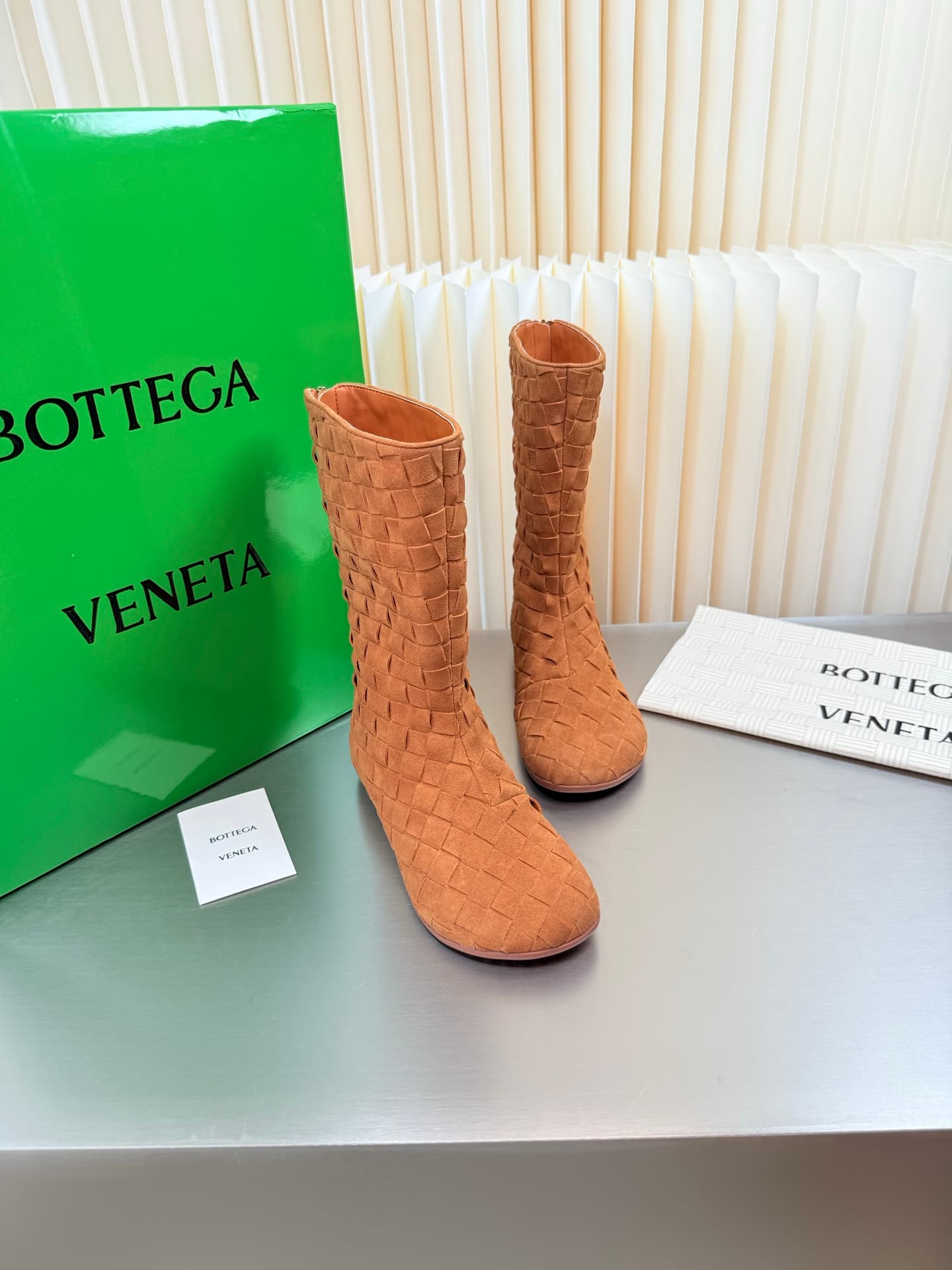 D13719 Hand-woven BV Atomic flat-bottomed round-toe short boots — image 4