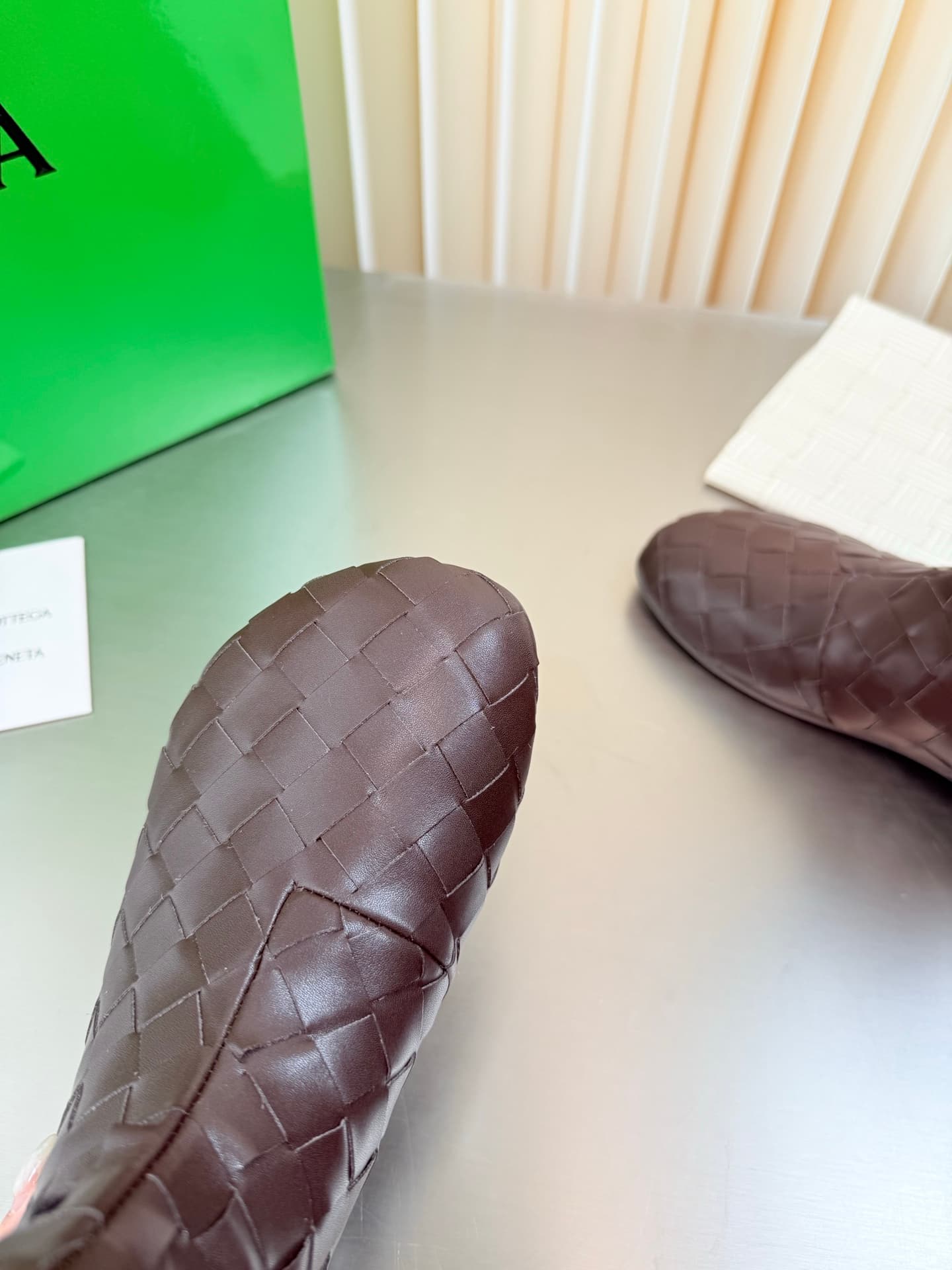 D13718 Hand-woven BV Atomic flat-topped, round-toe, short boots — image 6
