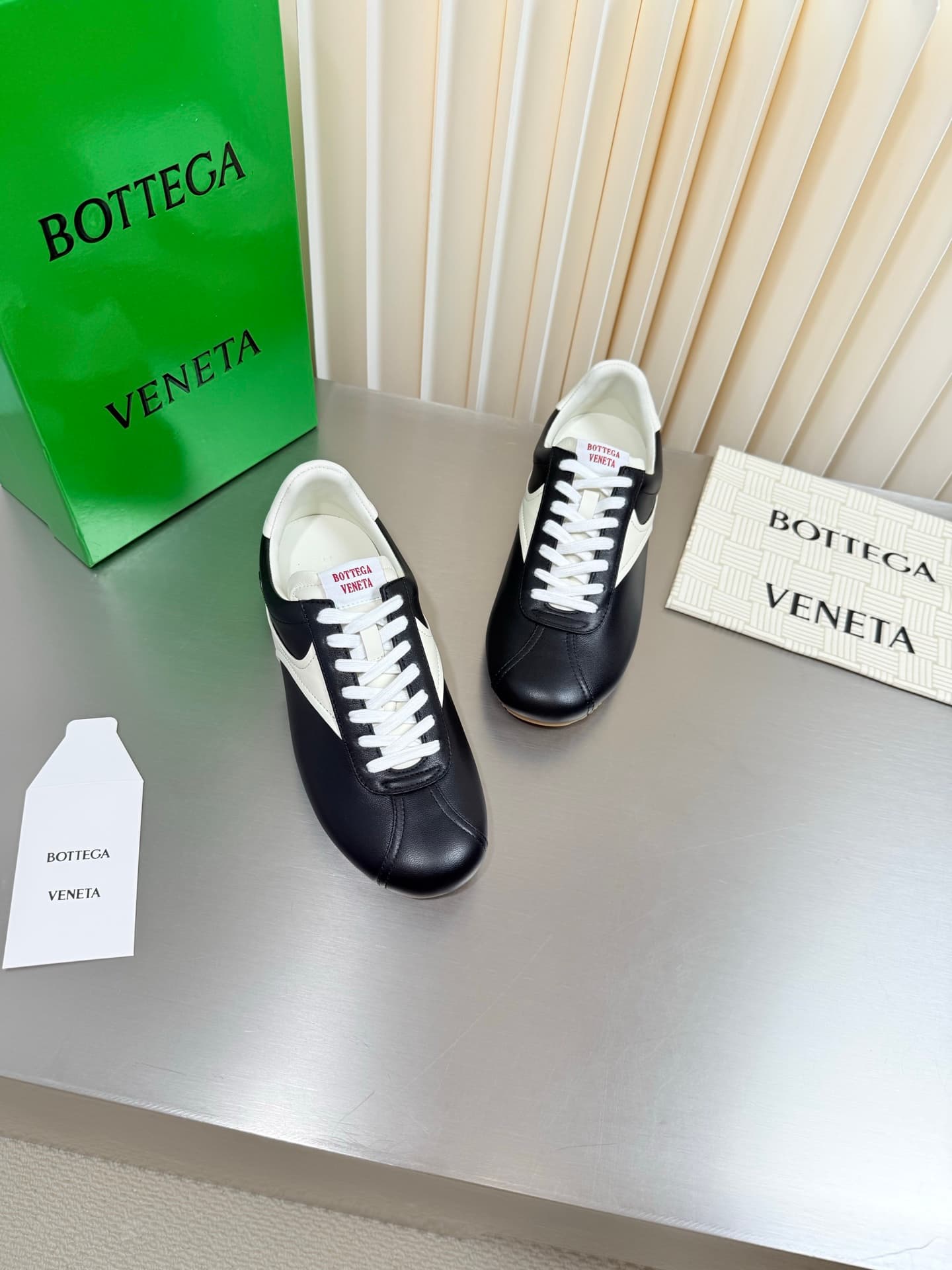 D13730 BV men’s and women’s shot sneakers — image 4