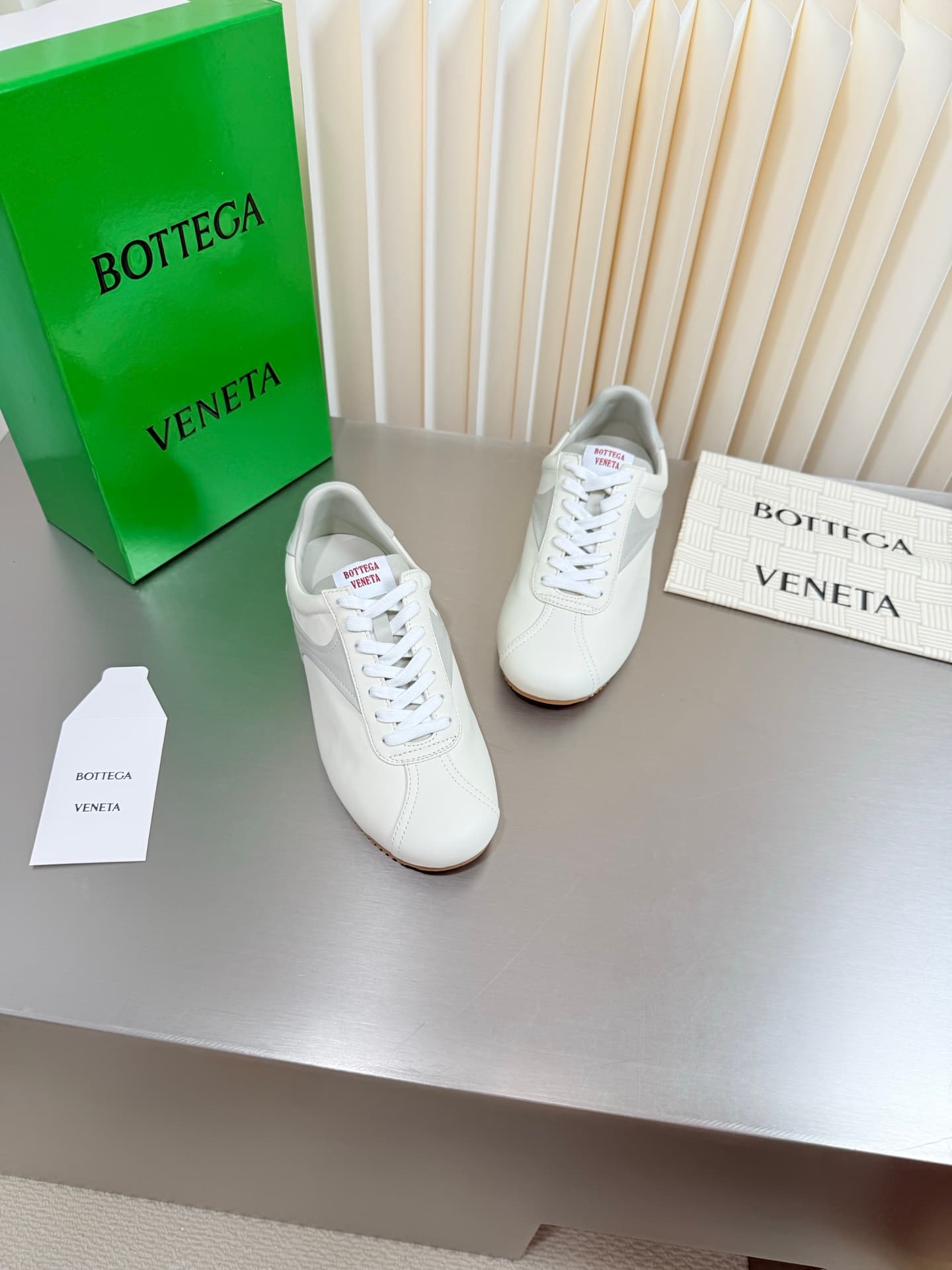 D13729 BV men’s and women’s shot sneakers — image 4