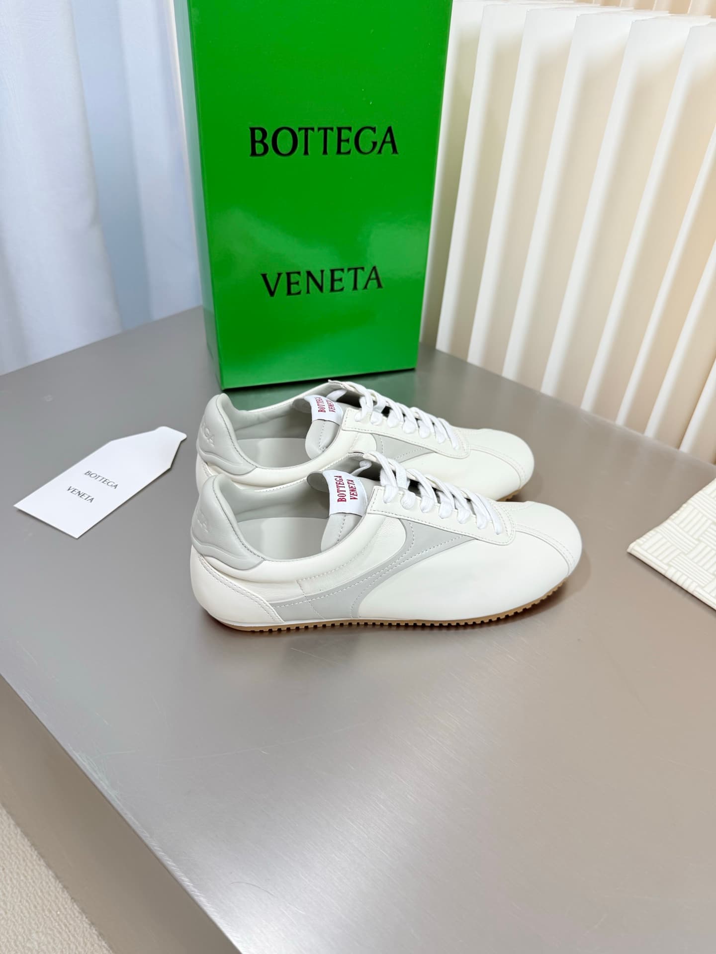 D13729 BV men’s and women’s shot sneakers — image 2