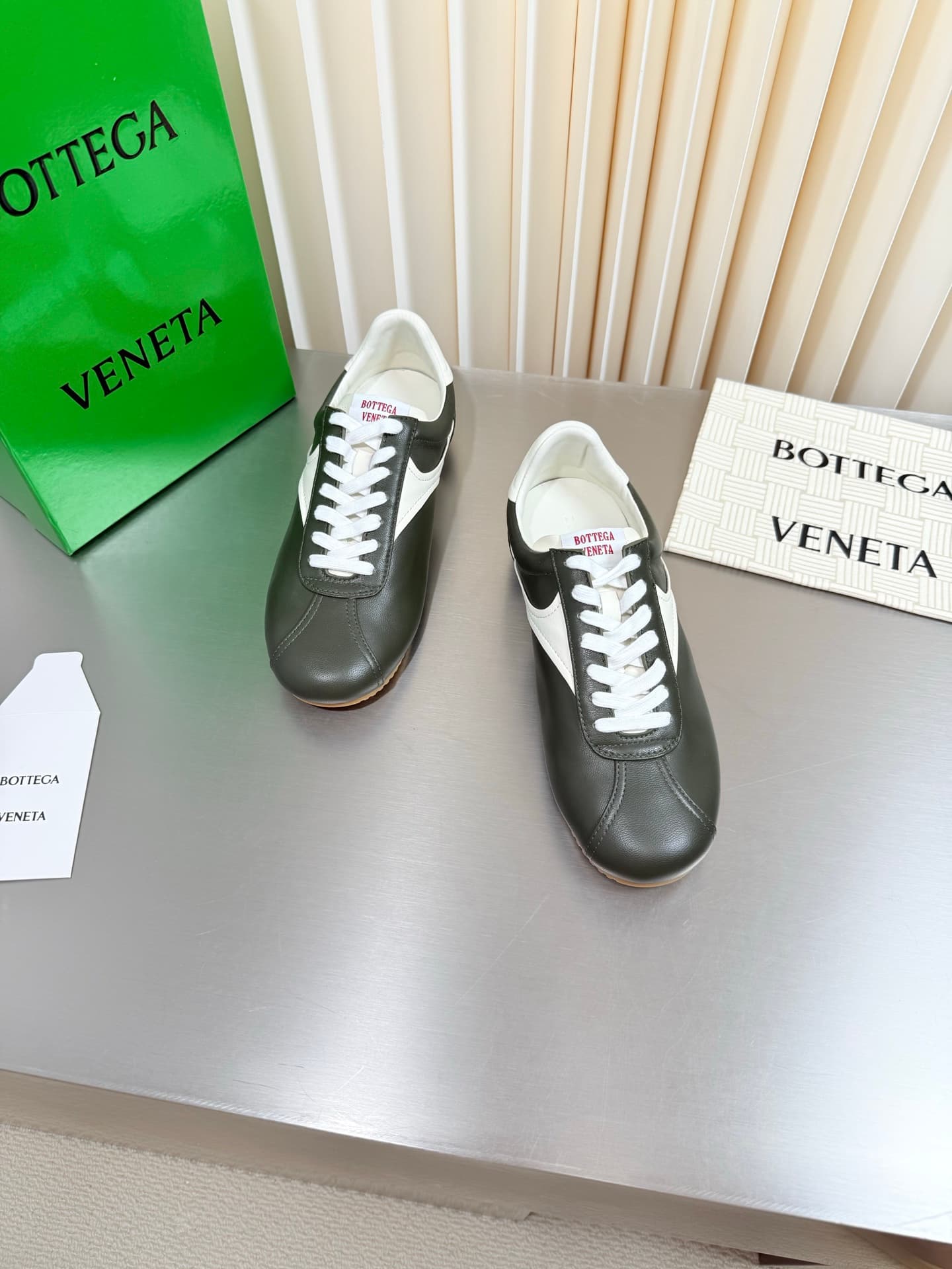 D13728 BV men’s and women’s shot sports shoes — image 3