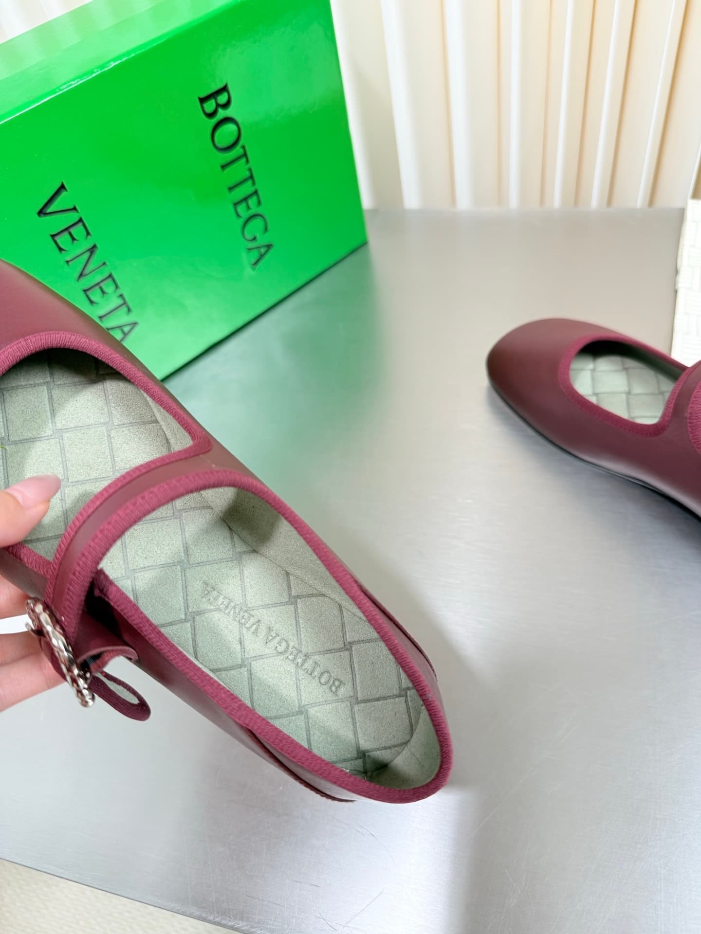 D13739 BV vintage/retro square-toe flatbread shoes — image 6