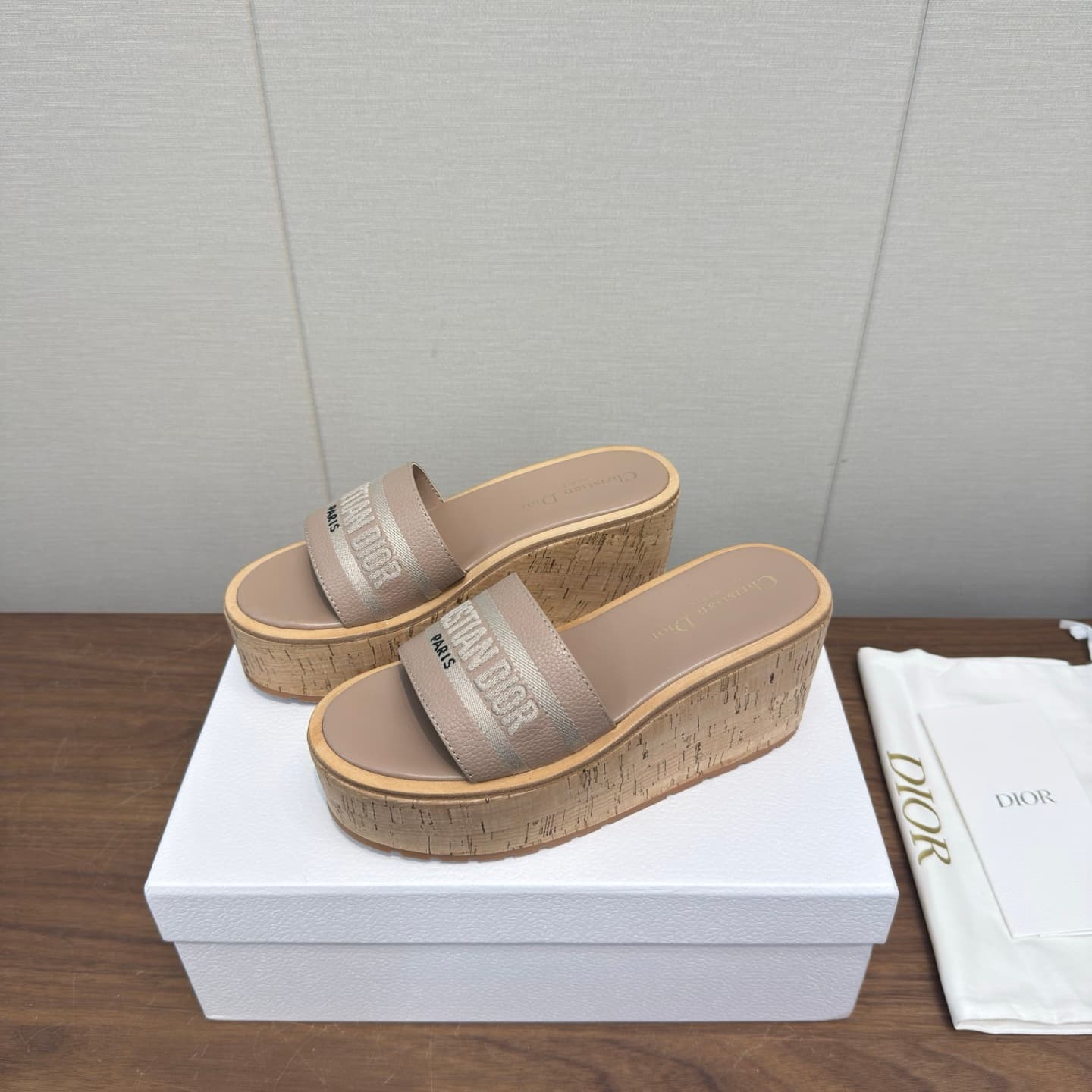 D5763 Dior 26ss – New spring/summer slippers with thick soles — image 2