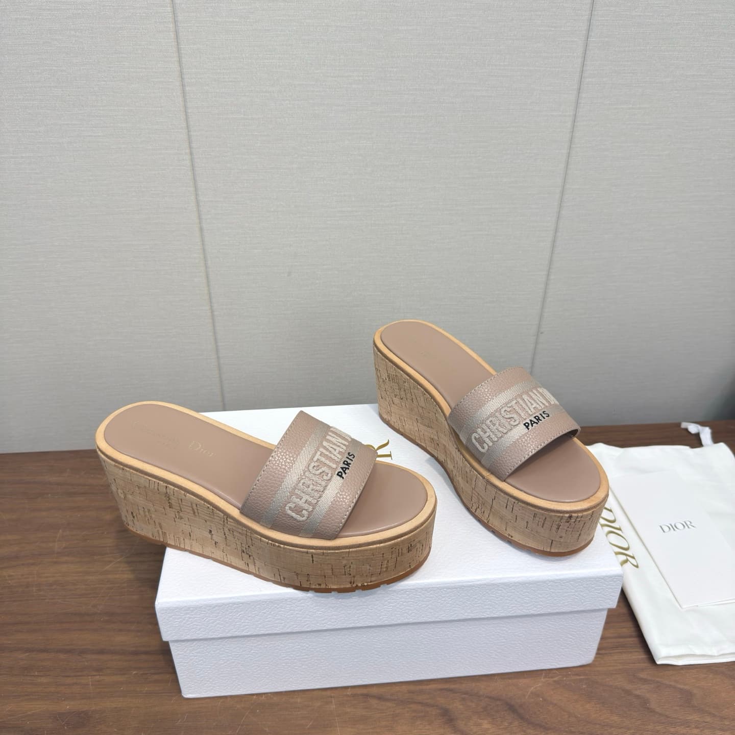 D5763 Dior 26ss – New spring/summer slippers with thick soles — image 3