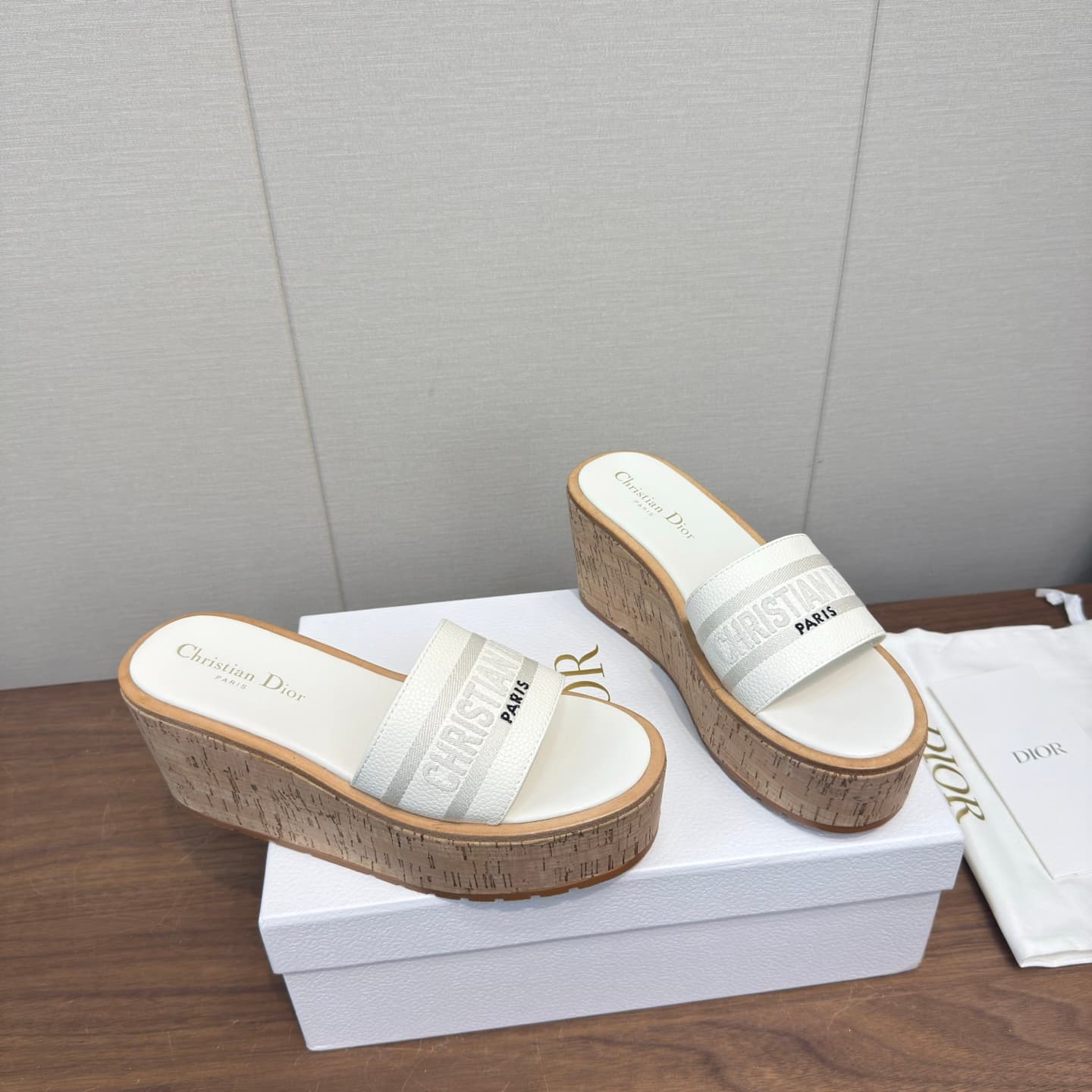 D5762 Dior 26ss – New spring/summer slippers with thick soles — image 3