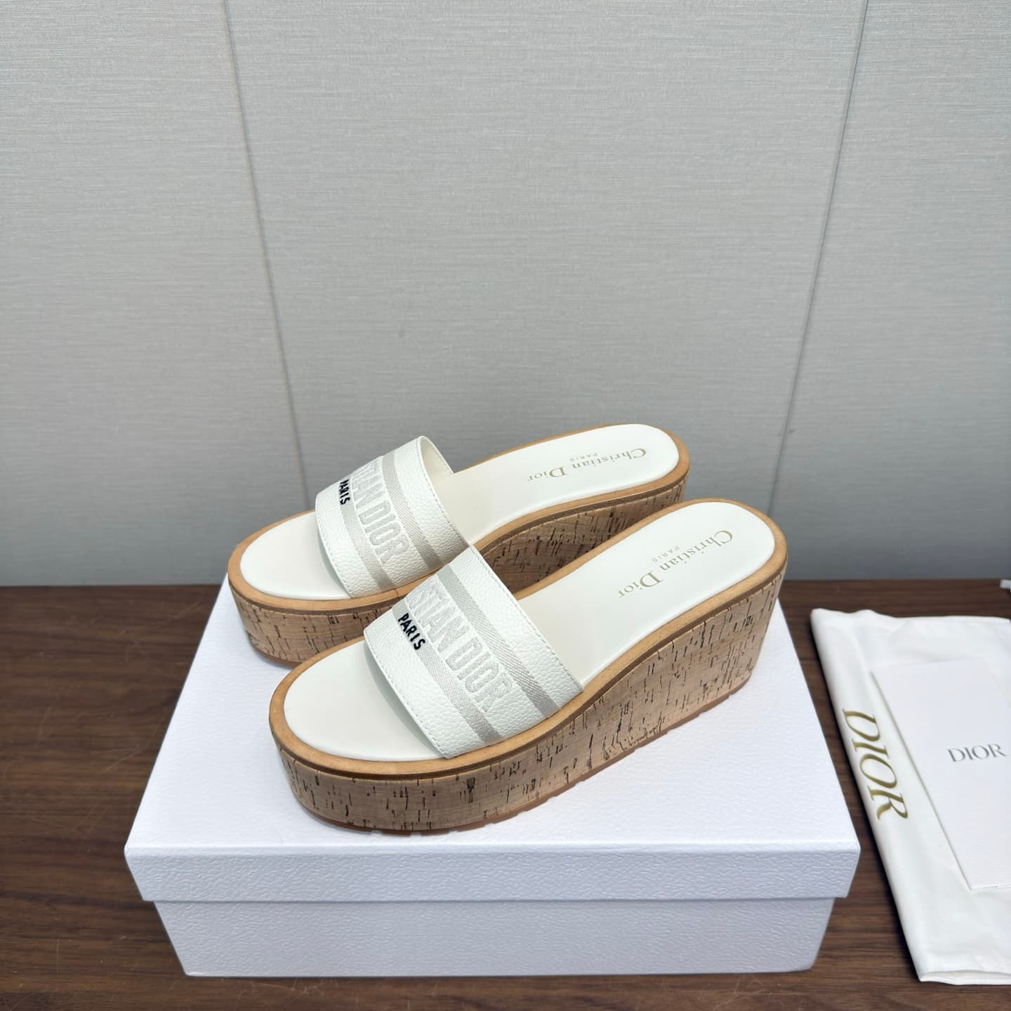 D5762 Dior 26ss – New spring/summer slippers with thick soles — image 2
