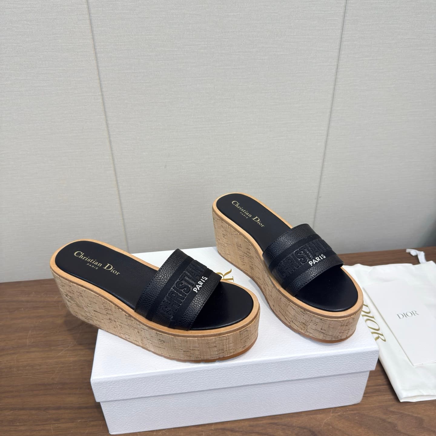 D5760 Dior 26ss – New spring/summer slip-ons with thick soles — image 3