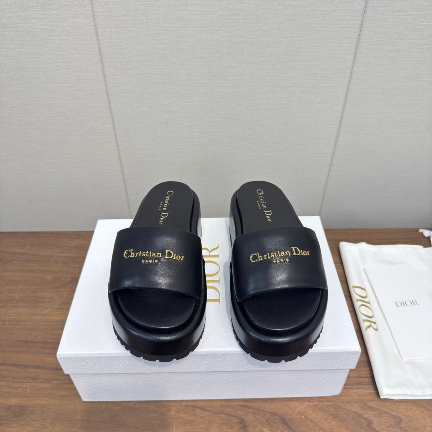 D5769 Dior 26ss – New spring/summer slippers with thick soles — image 1