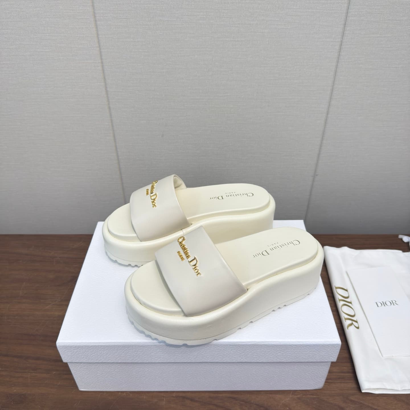 D5768 Dior 26ss – New spring/summer slippers with thick soles — image 2
