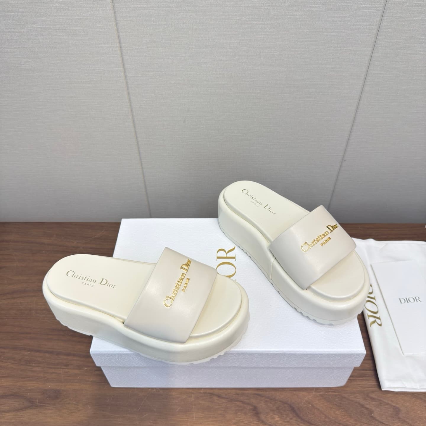D5768 Dior 26ss – New spring/summer slippers with thick soles — image 3
