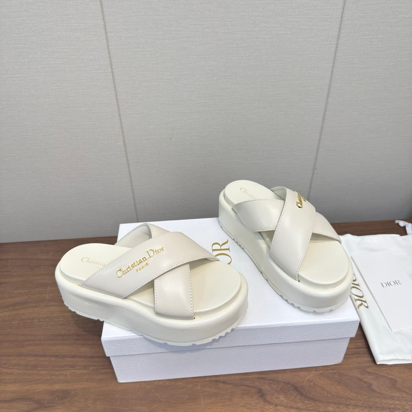 D5766 Dior 26ss – New spring/summer slippers with thick soles — image 3