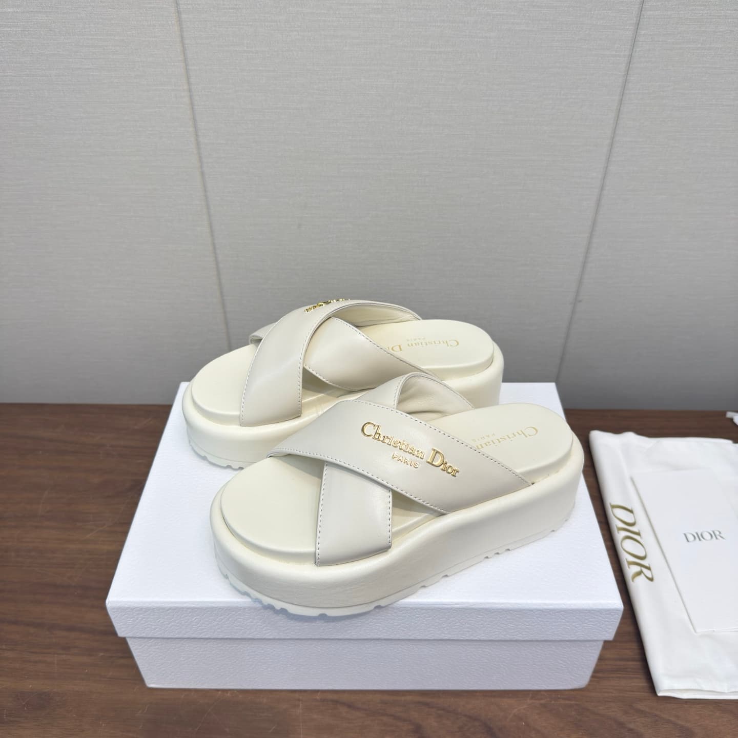 D5766 Dior 26ss – New spring/summer slippers with thick soles — image 2