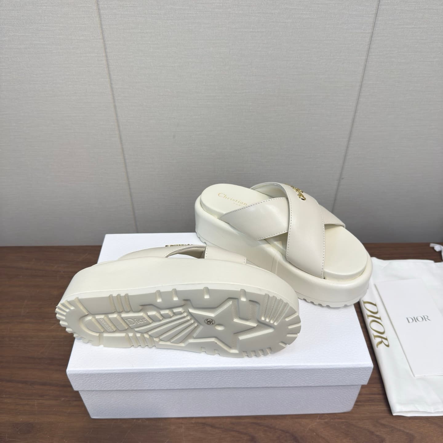 D5766 Dior 26ss – New spring/summer slippers with thick soles — image 5