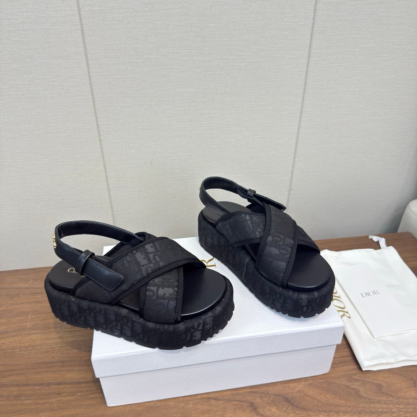 D5765 Dior 26ss – New spring/summer sandals with thick soles — image 3
