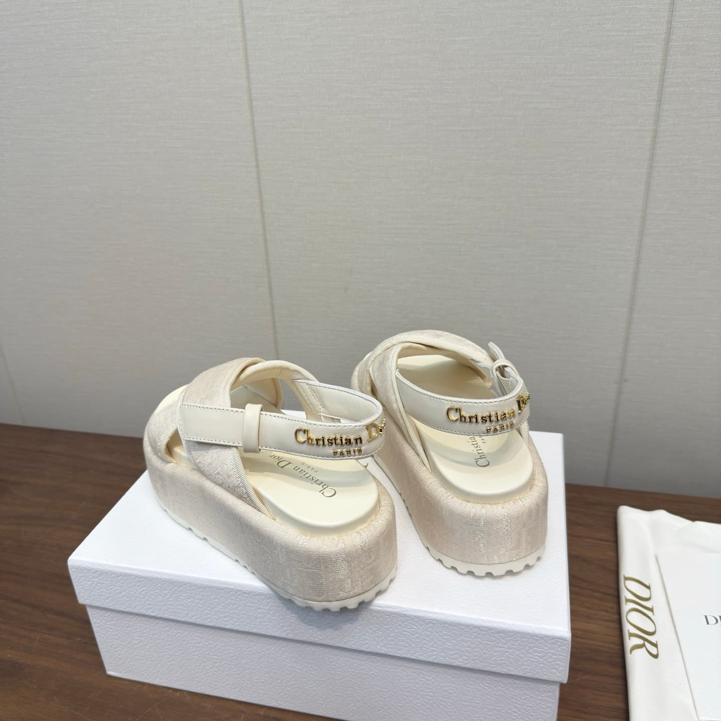 D5764 Dior 26ss – New spring/summer styles, thick-bottom slippers/flip-flops — image 8