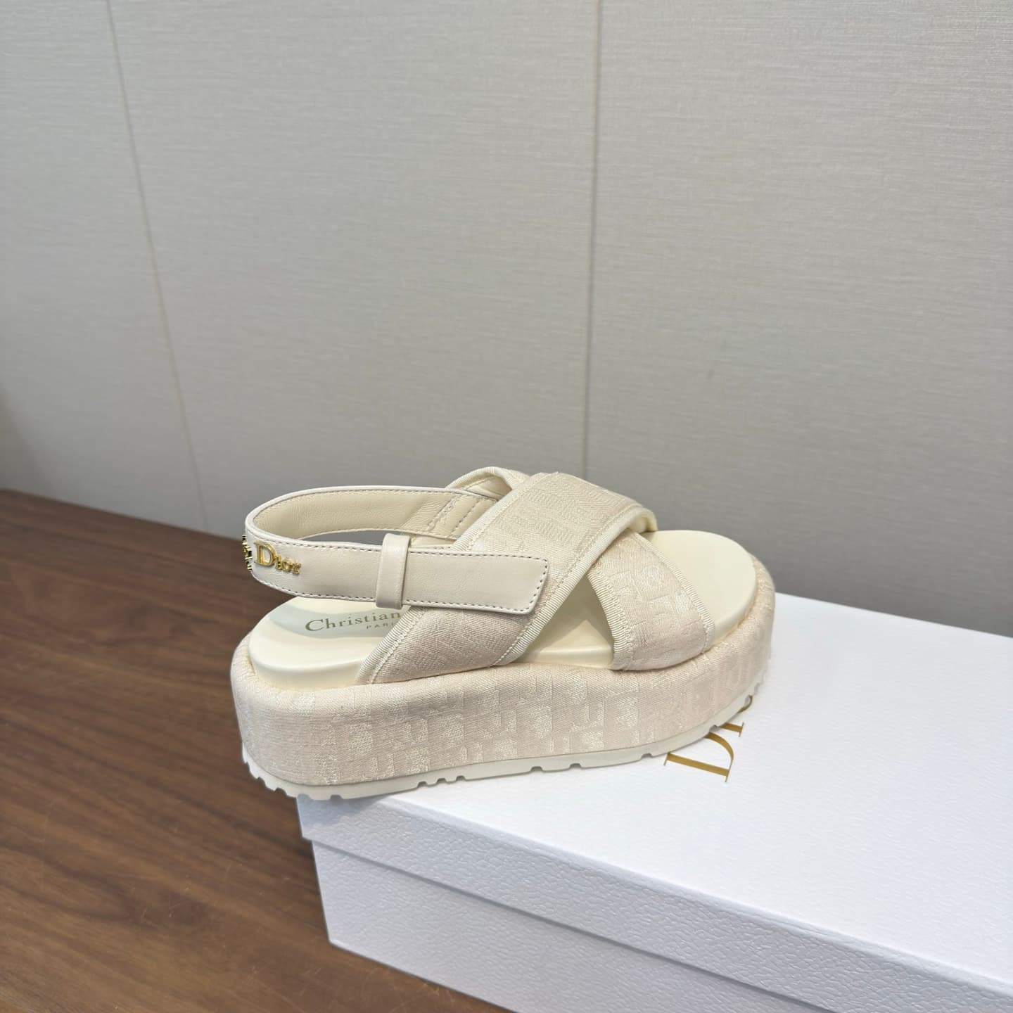 D5764 Dior 26ss – New spring/summer styles, thick-bottom slippers/flip-flops — image 7