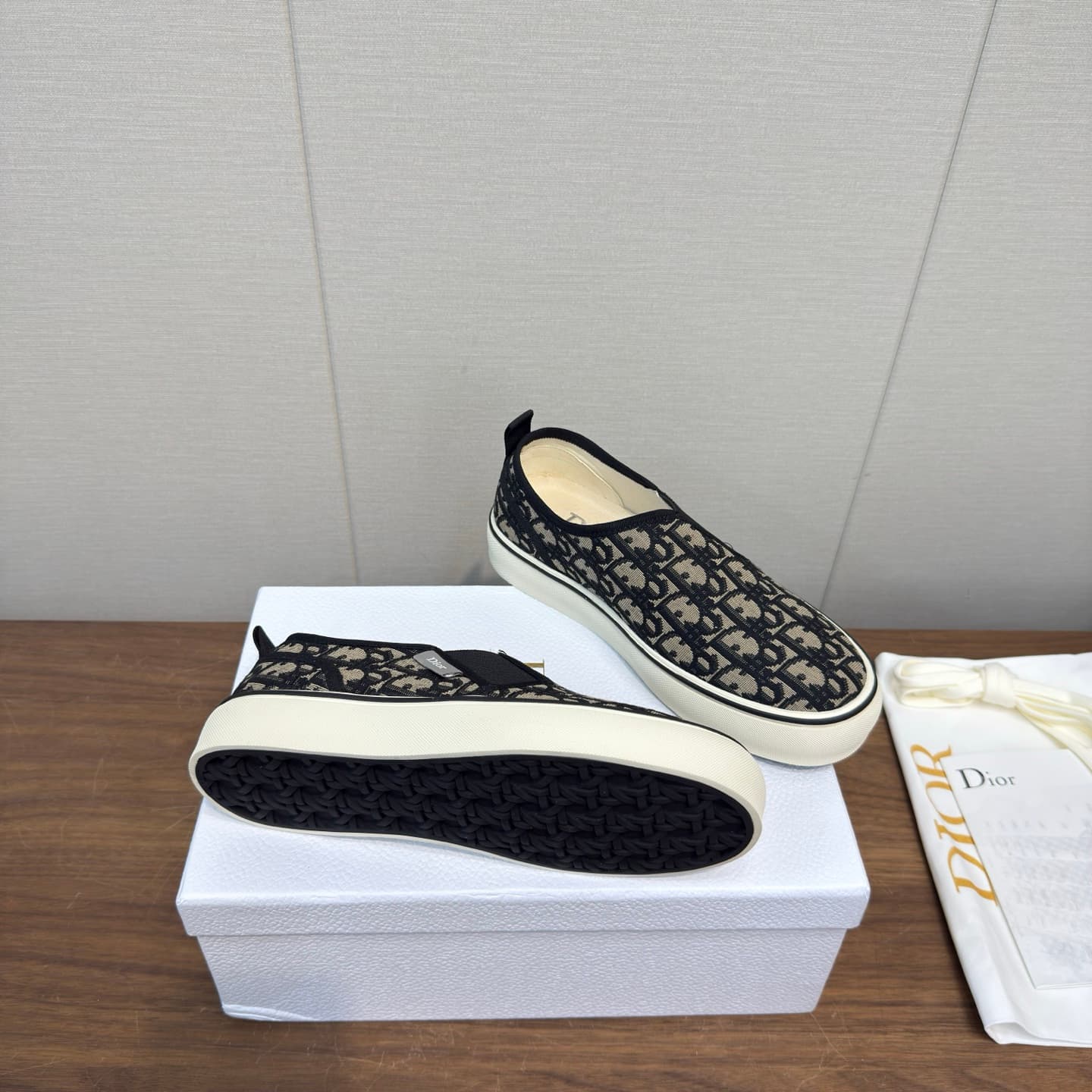 D5785 Dior’s latest 26ss spring collection – casual sports shoes, board shoes — image 5