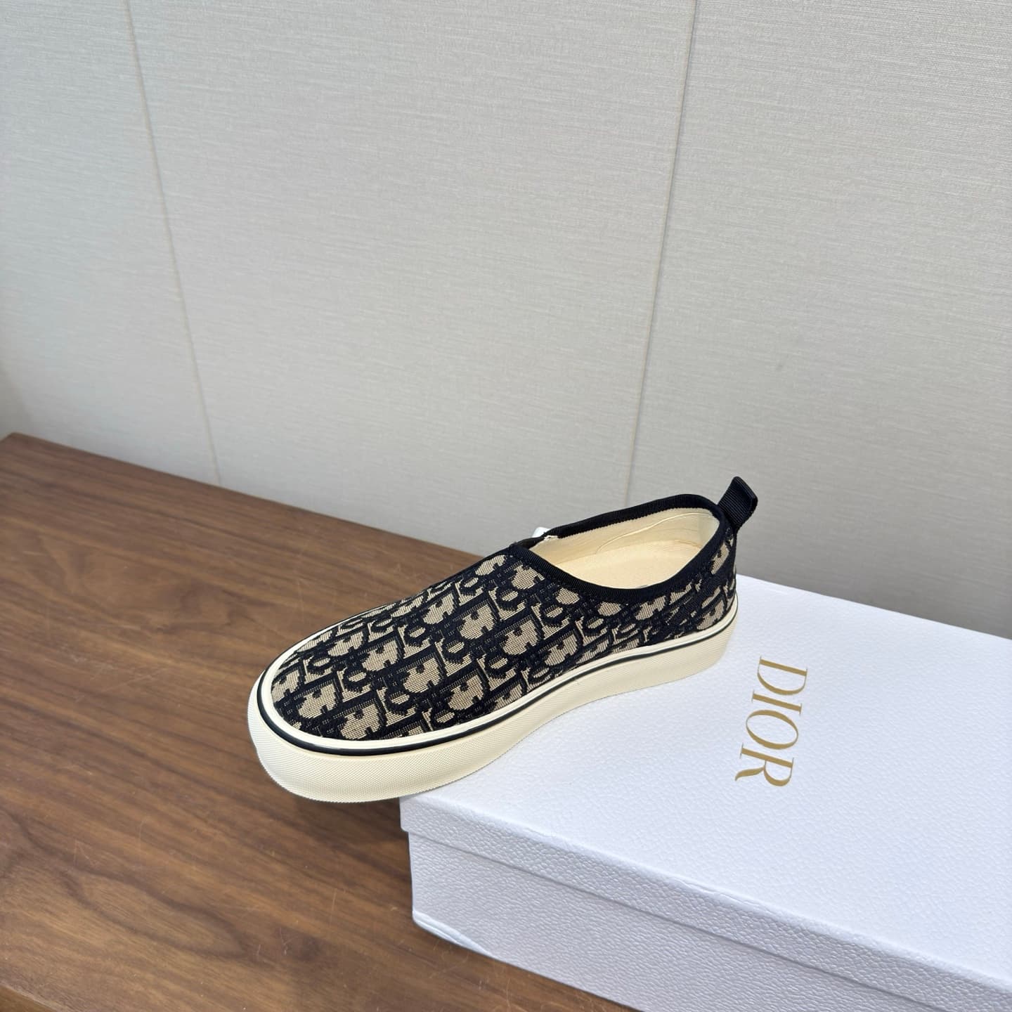 D5785 Dior’s latest 26ss spring collection – casual sports shoes, board shoes — image 4