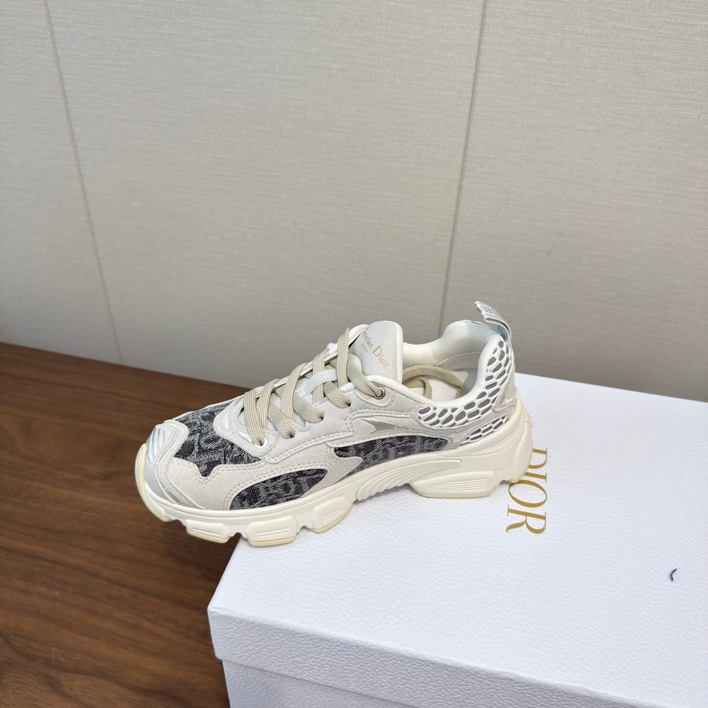 D5877 Dior 26s – New Arrival! Top-tier shoes, sports shoes, thick soles, semi-slippery design, casual shoes. Best version 💰 — image 4