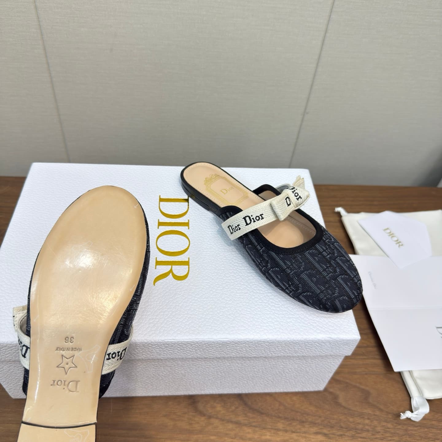 D5889 Dior 2026 – Latest bow 🎀 with a headband mules!!! — image 6