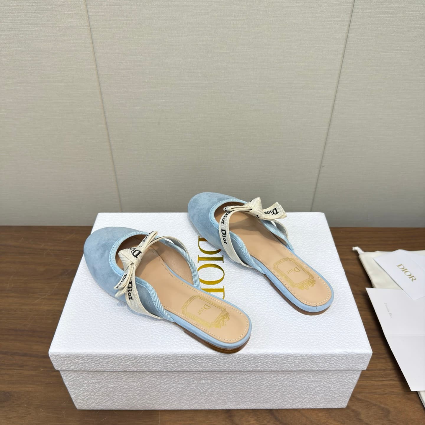 D5888 Dior 2026 – Latest bow 🎀 with a mullet hairstyle!!! — image 8
