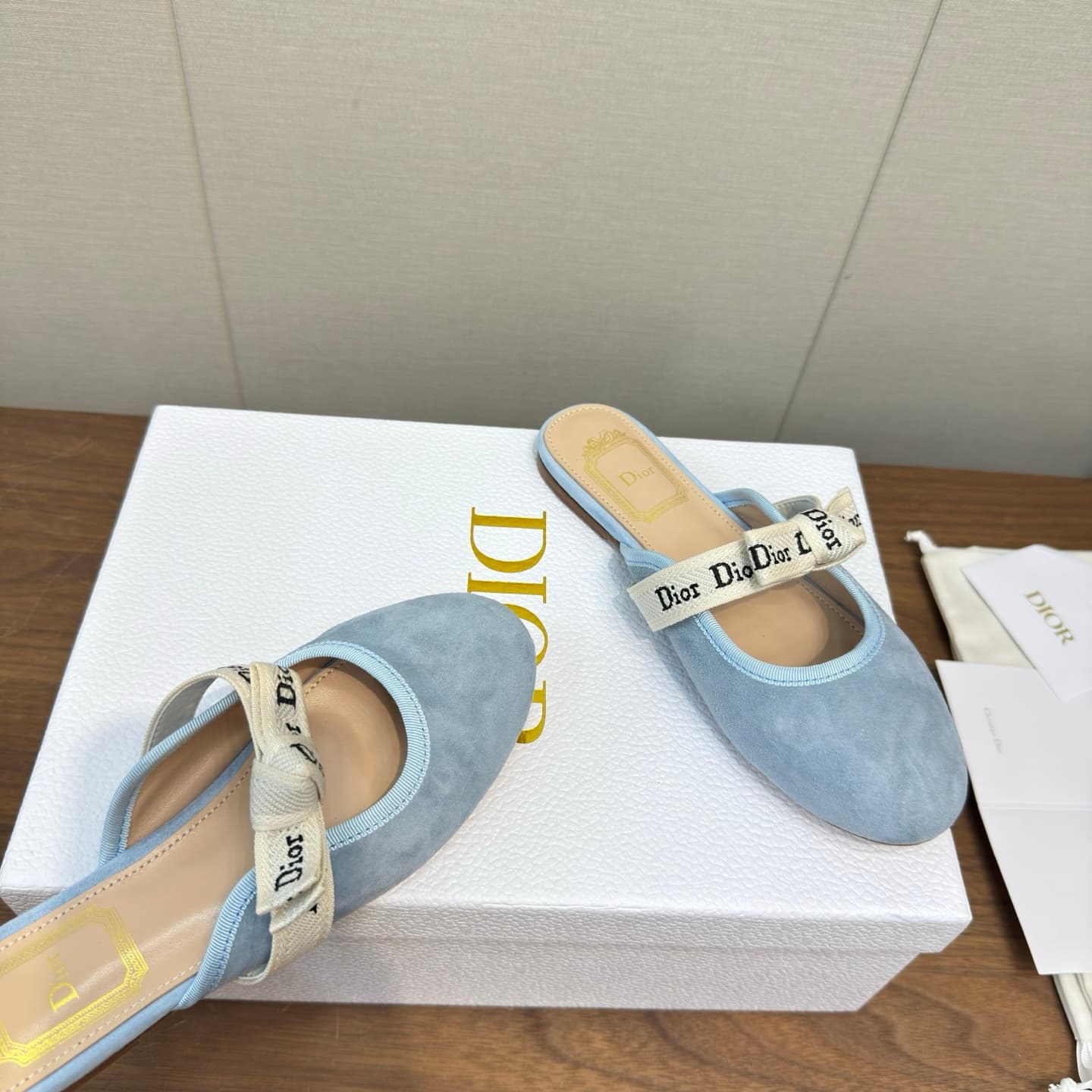 D5888 Dior 2026 – Latest bow 🎀 with a mullet hairstyle!!! — image 5