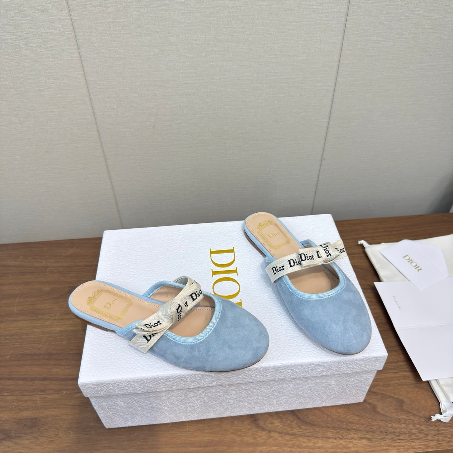 D5888 Dior 2026 – Latest bow 🎀 with a mullet hairstyle!!! — image 3