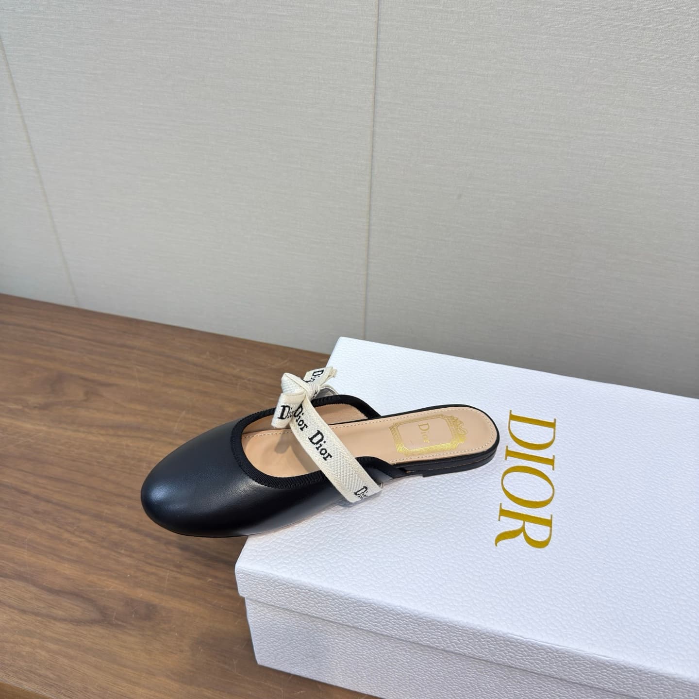 D5887 Dior 2026 – Latest bow 🎀 with a mule strap!!! — image 4