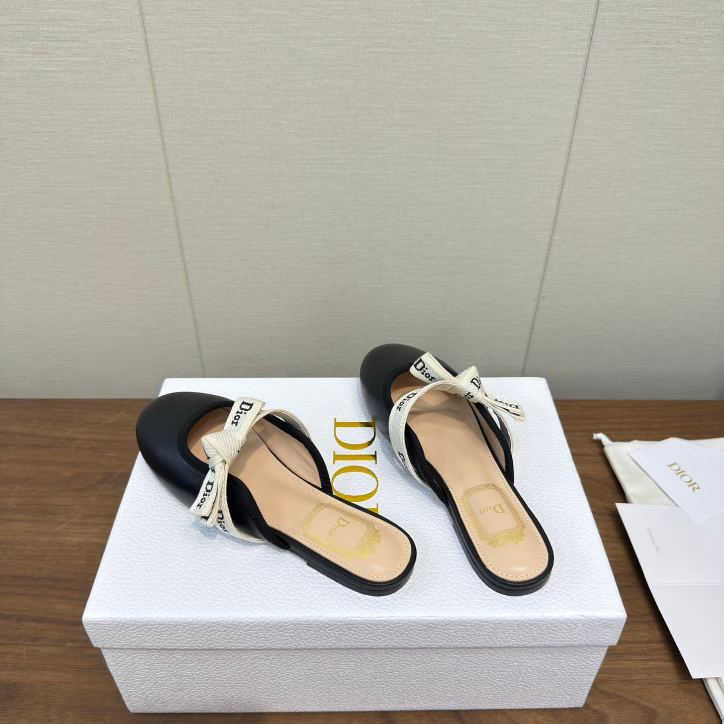 D5887 Dior 2026 – Latest bow 🎀 with a mule strap!!! — image 8
