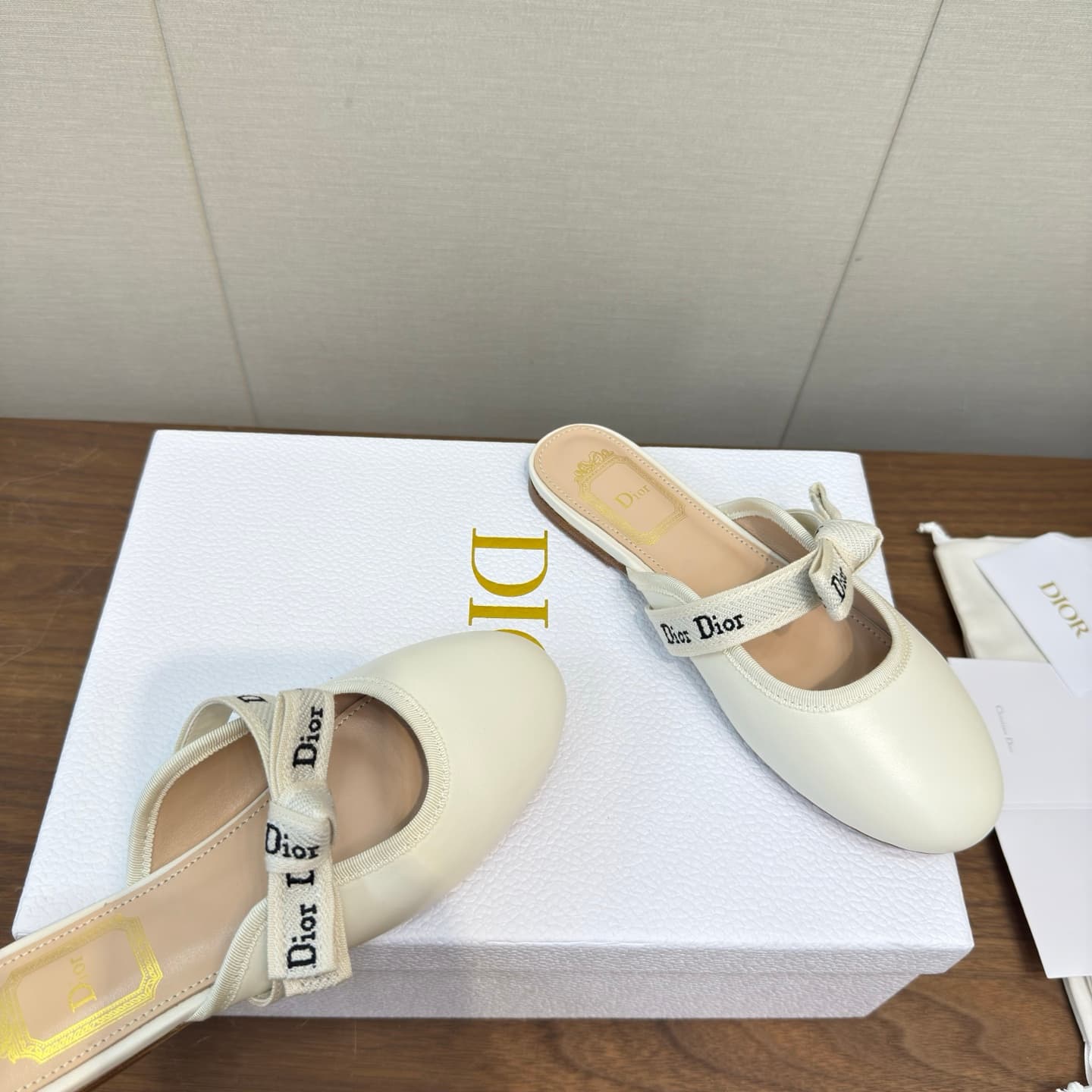 D5886 Dior 2026 – Latest bow 🎀 With a bowler hat!!! — image 5