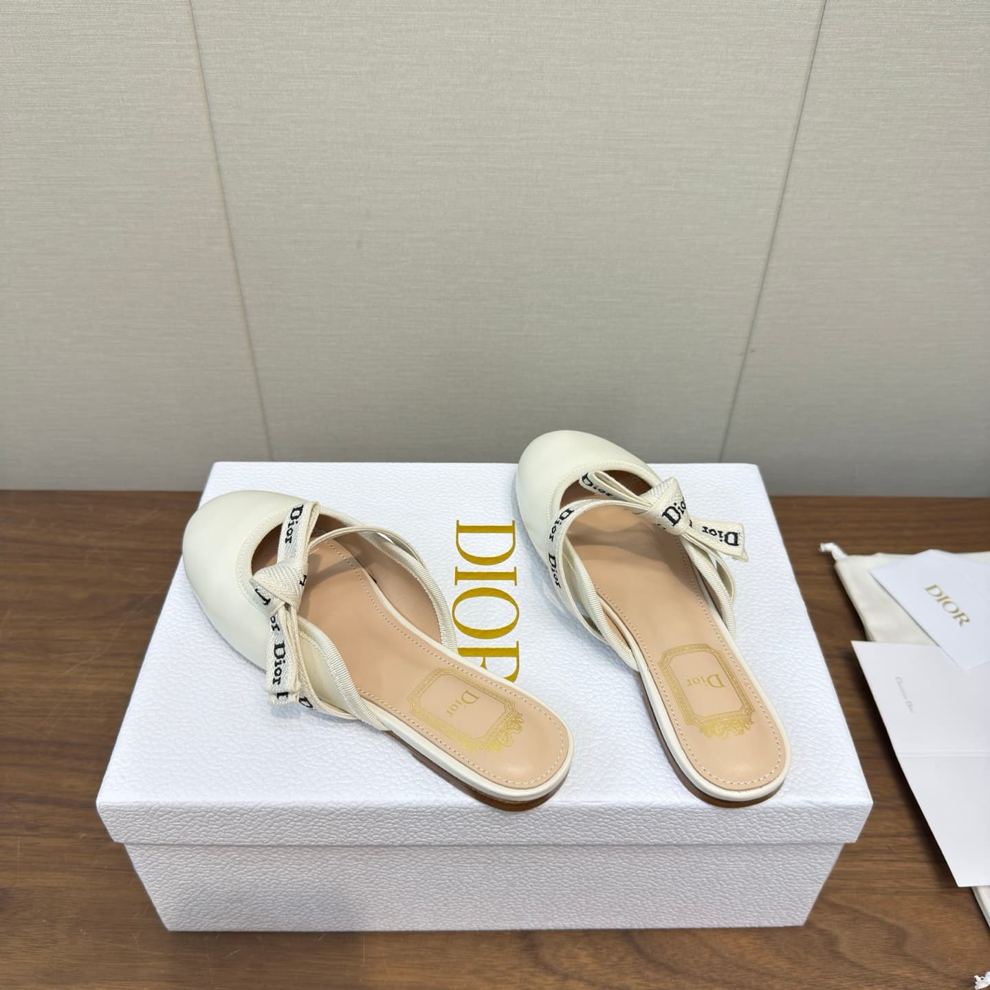 D5886 Dior 2026 – Latest bow 🎀 With a bowler hat!!! — image 8