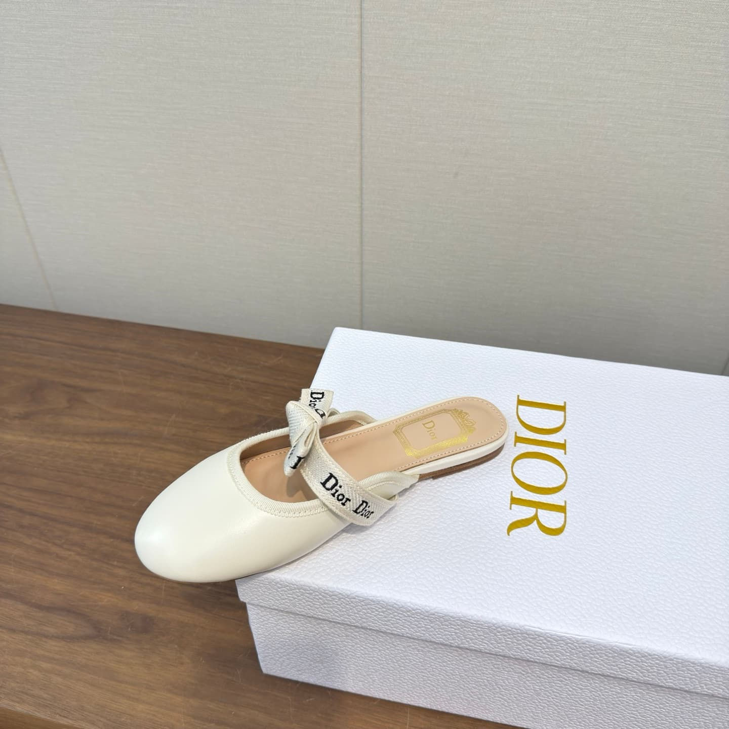 D5886 Dior 2026 – Latest bow 🎀 With a bowler hat!!! — image 4