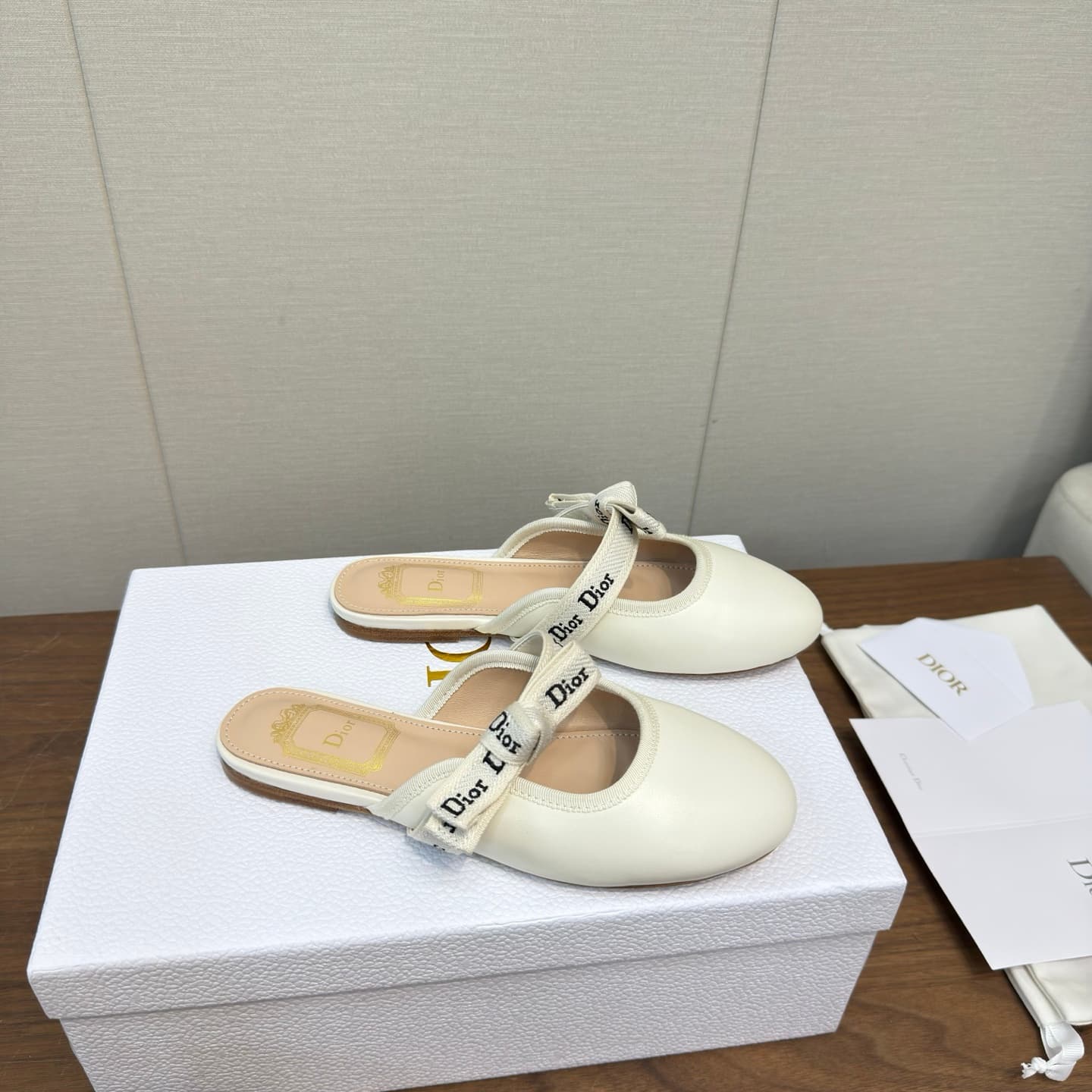 D5886 Dior 2026 – Latest bow 🎀 With a bowler hat!!! — image 7