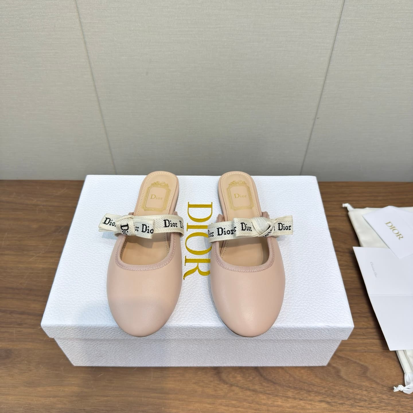 D5885 Dior 2026 – Latest bow 🎀 With a mullet hairstyle!!! — image 1