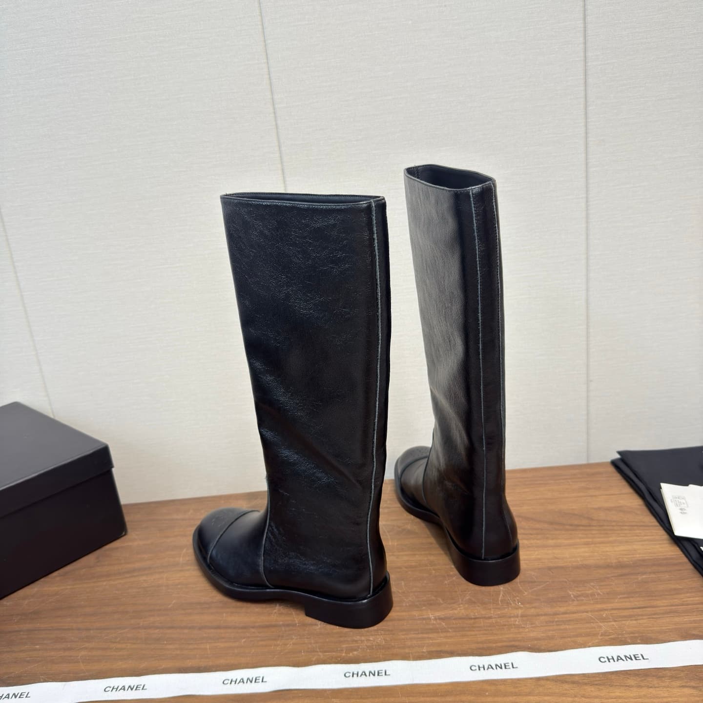 D8803 Chanel 26 b Early Autumn/Winter Boots, Vintage Style, Riding Boots — image 8