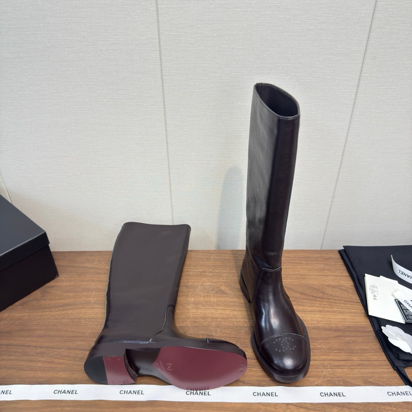 D8802 Chanel 26 b Early Autumn/Winter Boots, Vintage Style, Rider Boots — image 5