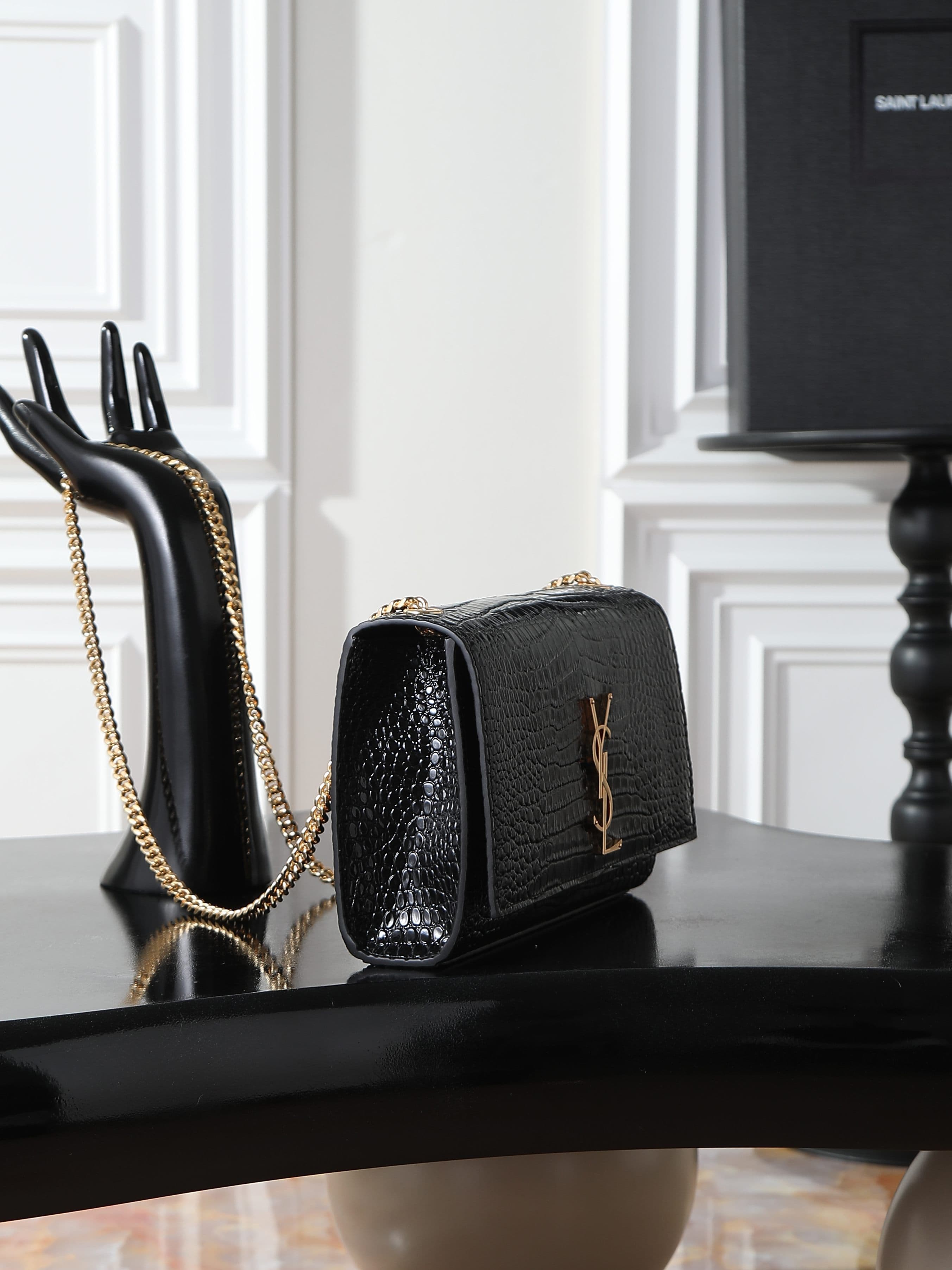 C8453 Black crocodile-patterned gold buttons · 24cm 【Eternal Classic】KATE is definitely Yang Shulin’s eternal classic model – never out of style – a must-have item! A necessity for everyone! Whether it’s ten years ago or ten years from now, KATE remains h — image 3