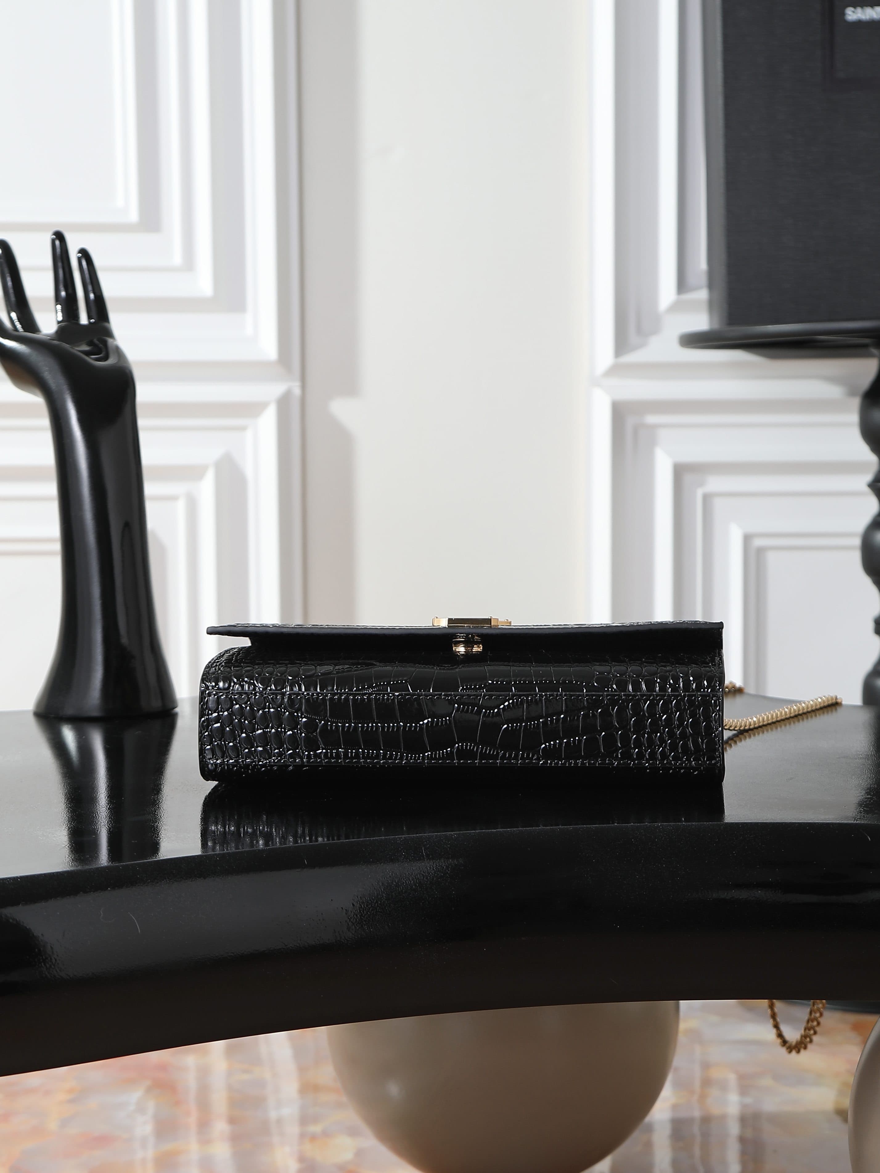 C8453 Black crocodile-patterned gold buttons · 24cm 【Eternal Classic】KATE is definitely Yang Shulin’s eternal classic model – never out of style – a must-have item! A necessity for everyone! Whether it’s ten years ago or ten years from now, KATE remains h — image 8