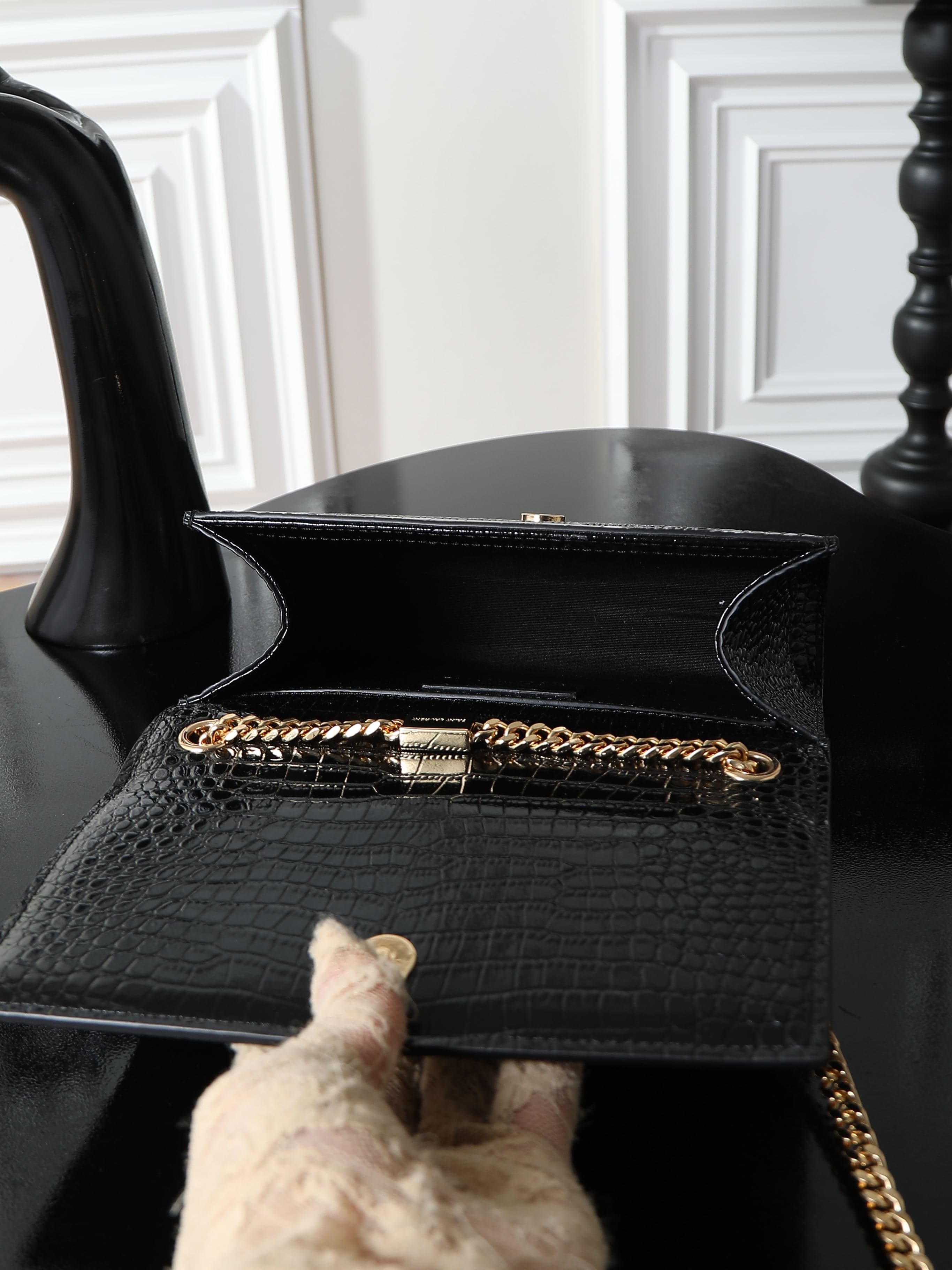 C8450 Black crocodile-patterned gold buttons · 20cm — image 3