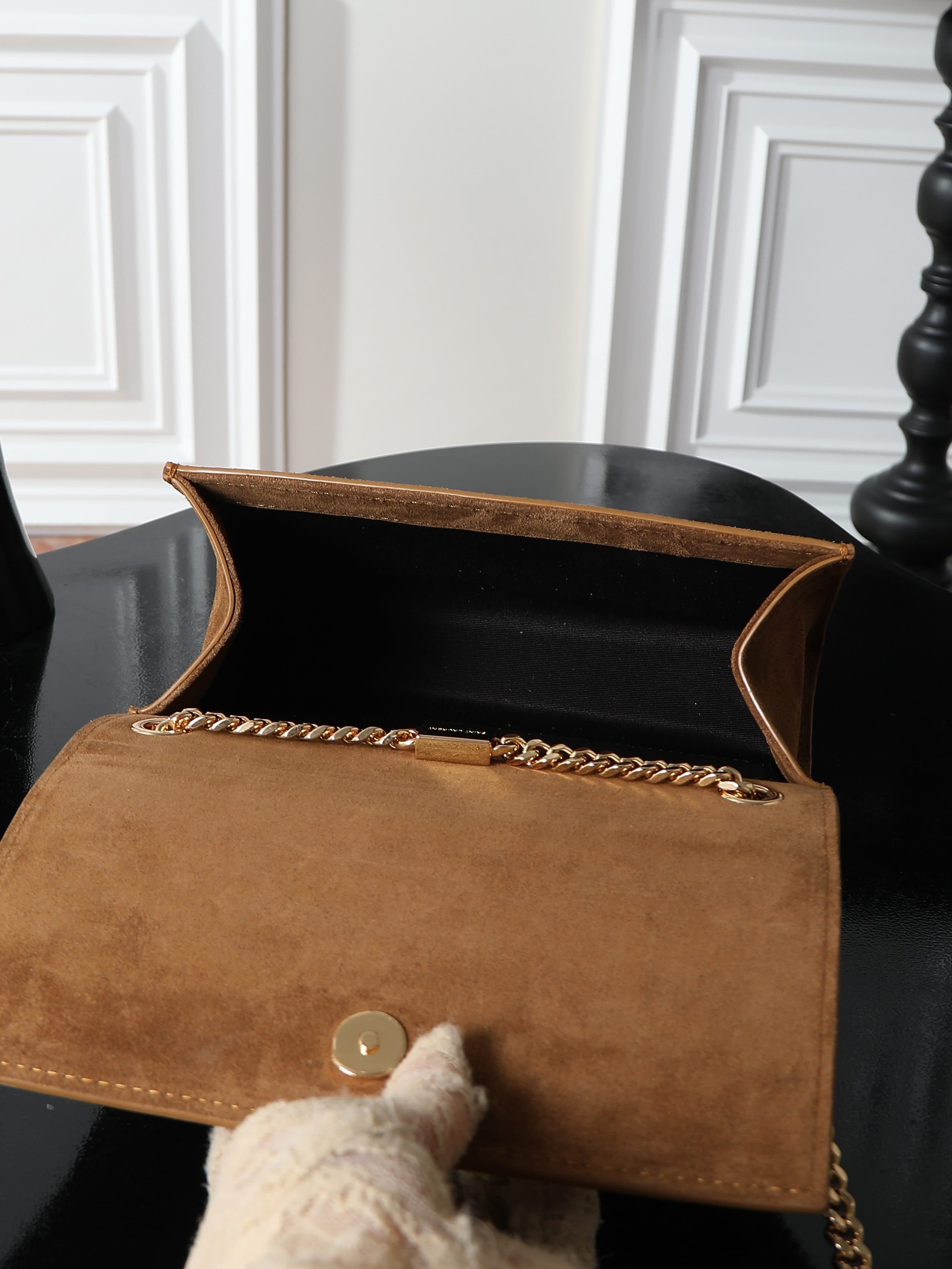C8440 Tan-yellow mouton texture, frosted gold buttons · 20cm — image 3